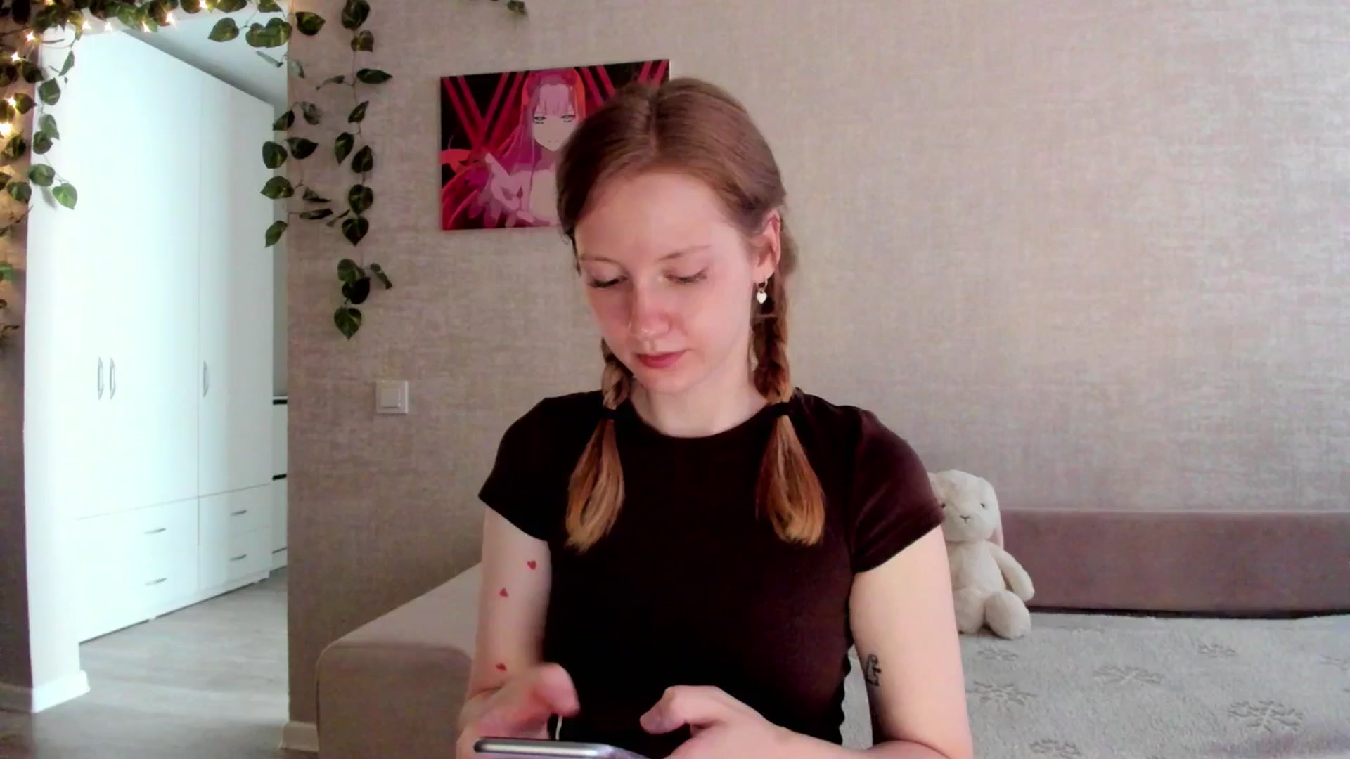 Gallery image thumbnail from girlyAlicey's myfreecams stream on, 06/29/2025, 04:34 image 15 of 20
