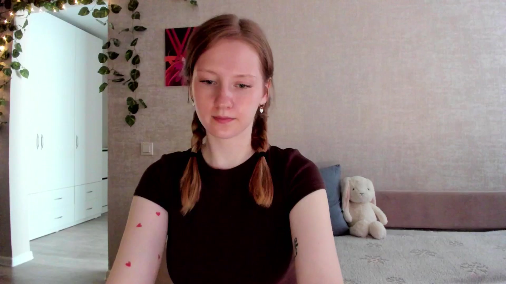 Gallery image thumbnail from girlyAlicey's myfreecams stream on, 06/29/2025, 04:34 image 2 of 20