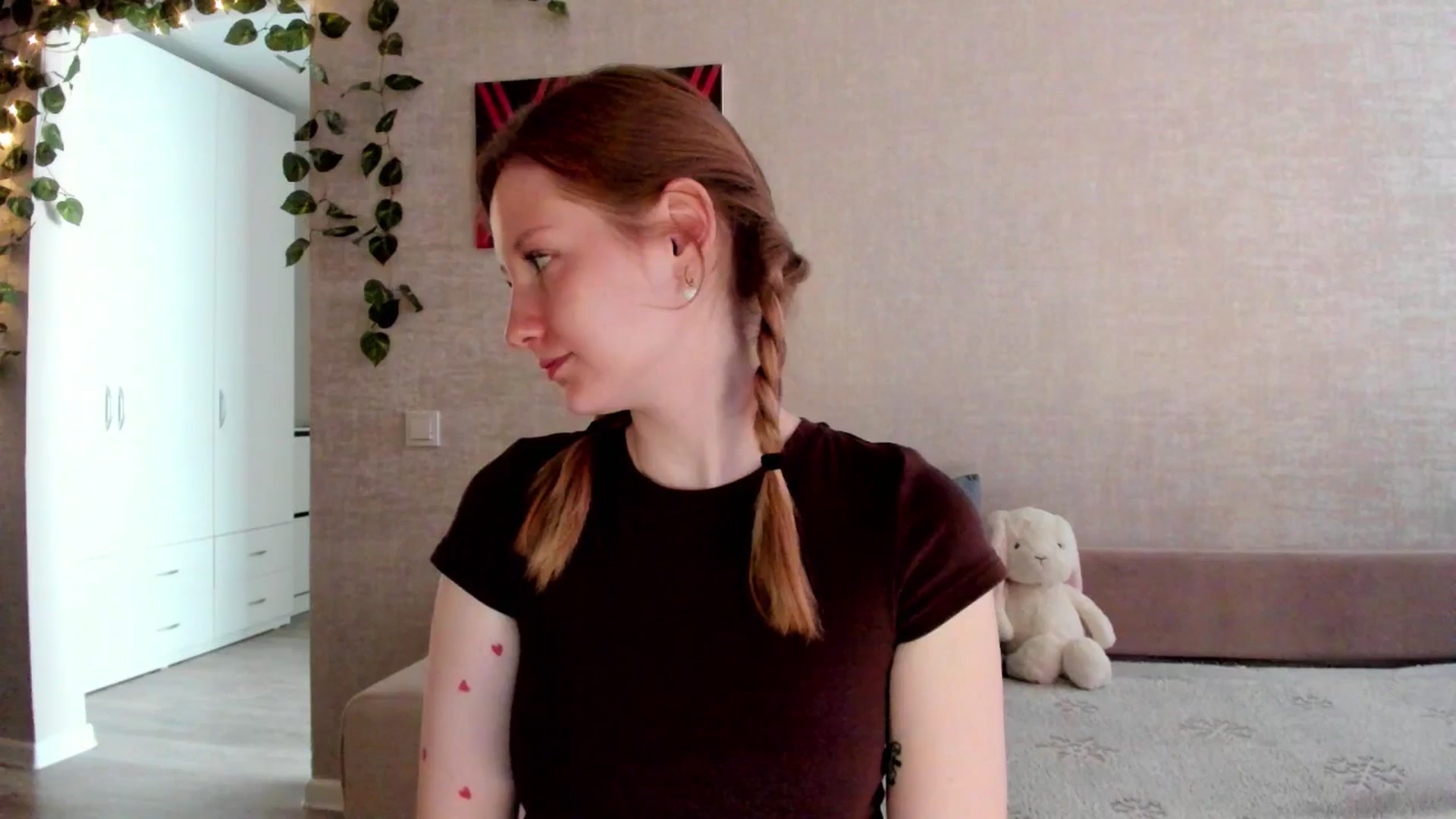 Gallery image thumbnail from girlyAlicey's myfreecams stream on, 06/29/2025, 04:34 image 8 of 20