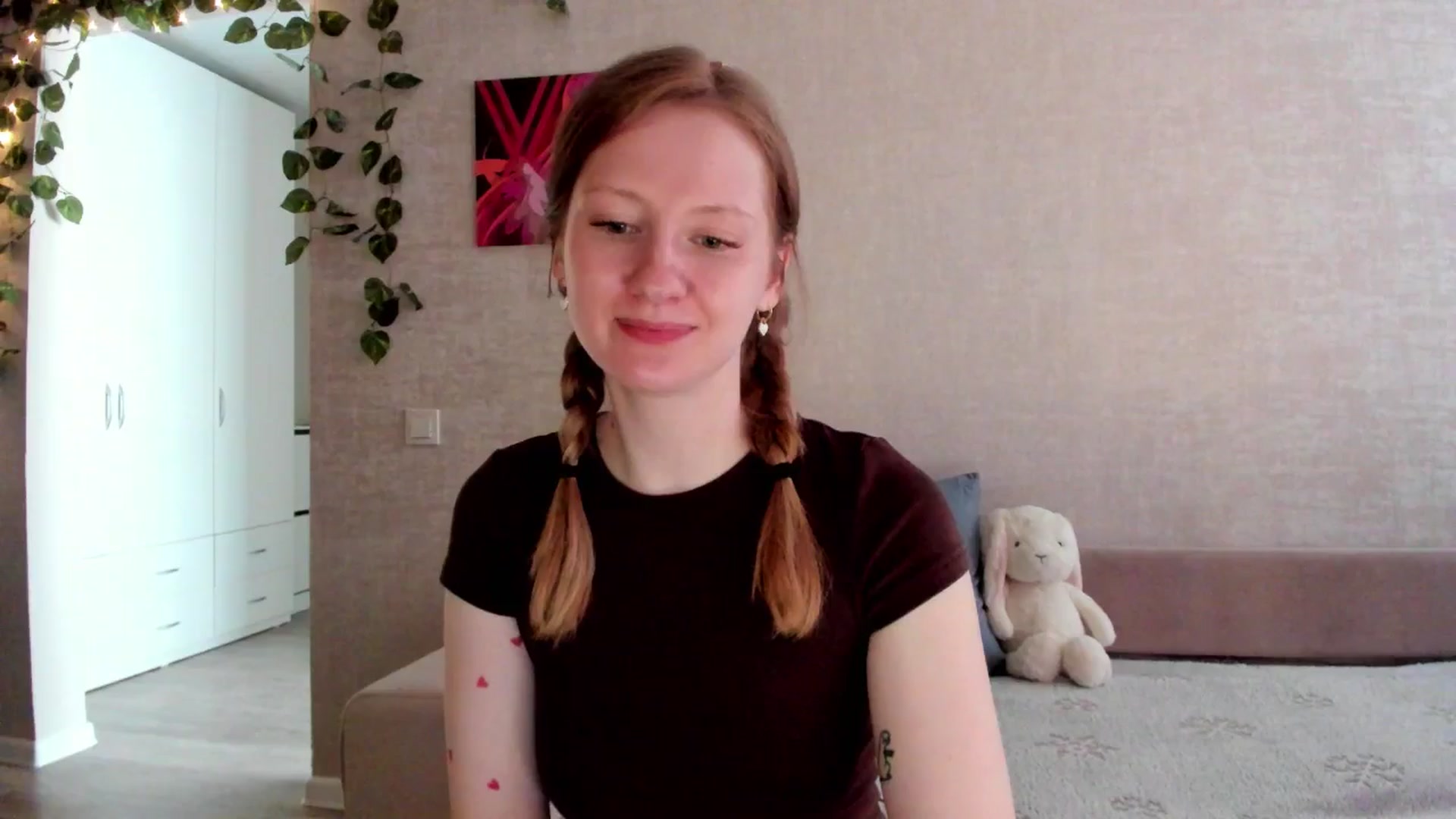 Gallery image thumbnail from girlyAlicey's myfreecams stream on, 06/29/2025, 04:34 image 12 of 20