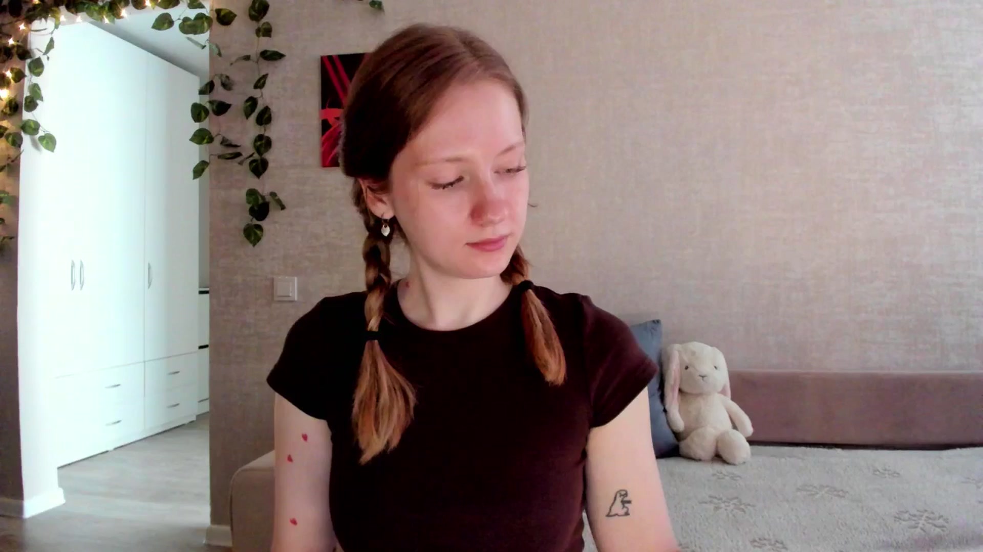 Gallery image thumbnail from girlyAlicey's myfreecams stream on, 06/29/2025, 04:34 image 3 of 20