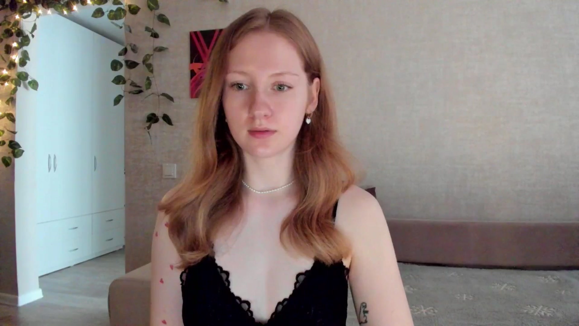 Gallery image thumbnail from girlyAlicey's myfreecams stream on, 07/15/2025, 03:43 image 15 of 20
