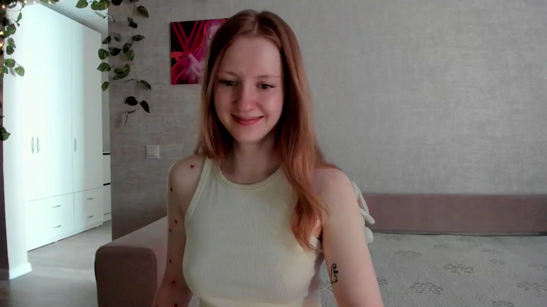 Gallery image thumbnail from girlyAlicey's myfreecams stream on, 08/01/2025, 02:42 image 10 of 20
