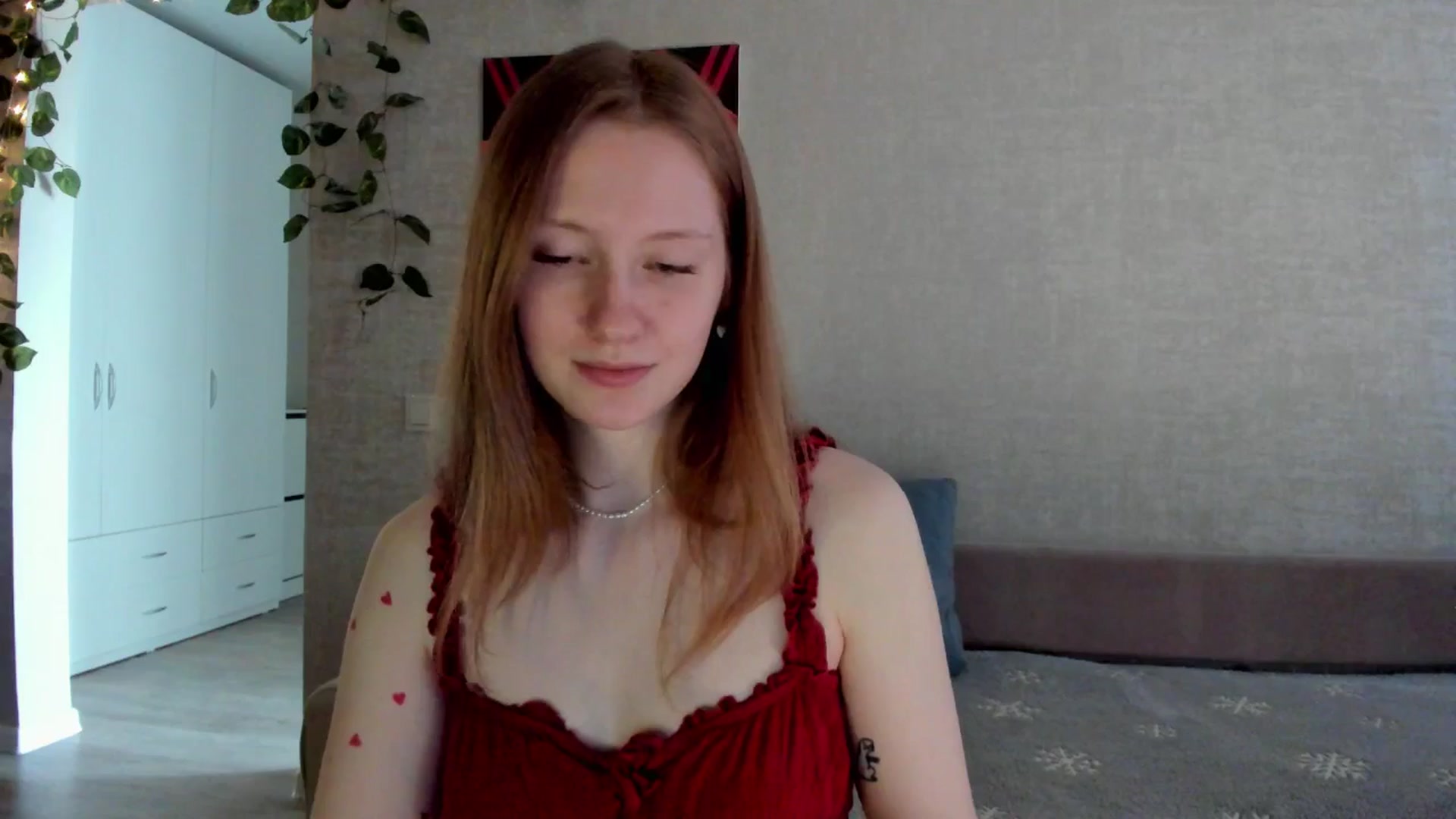 Gallery image thumbnail from girlyAlicey's myfreecams stream on, 08/10/2025, 05:36 image 6 of 20