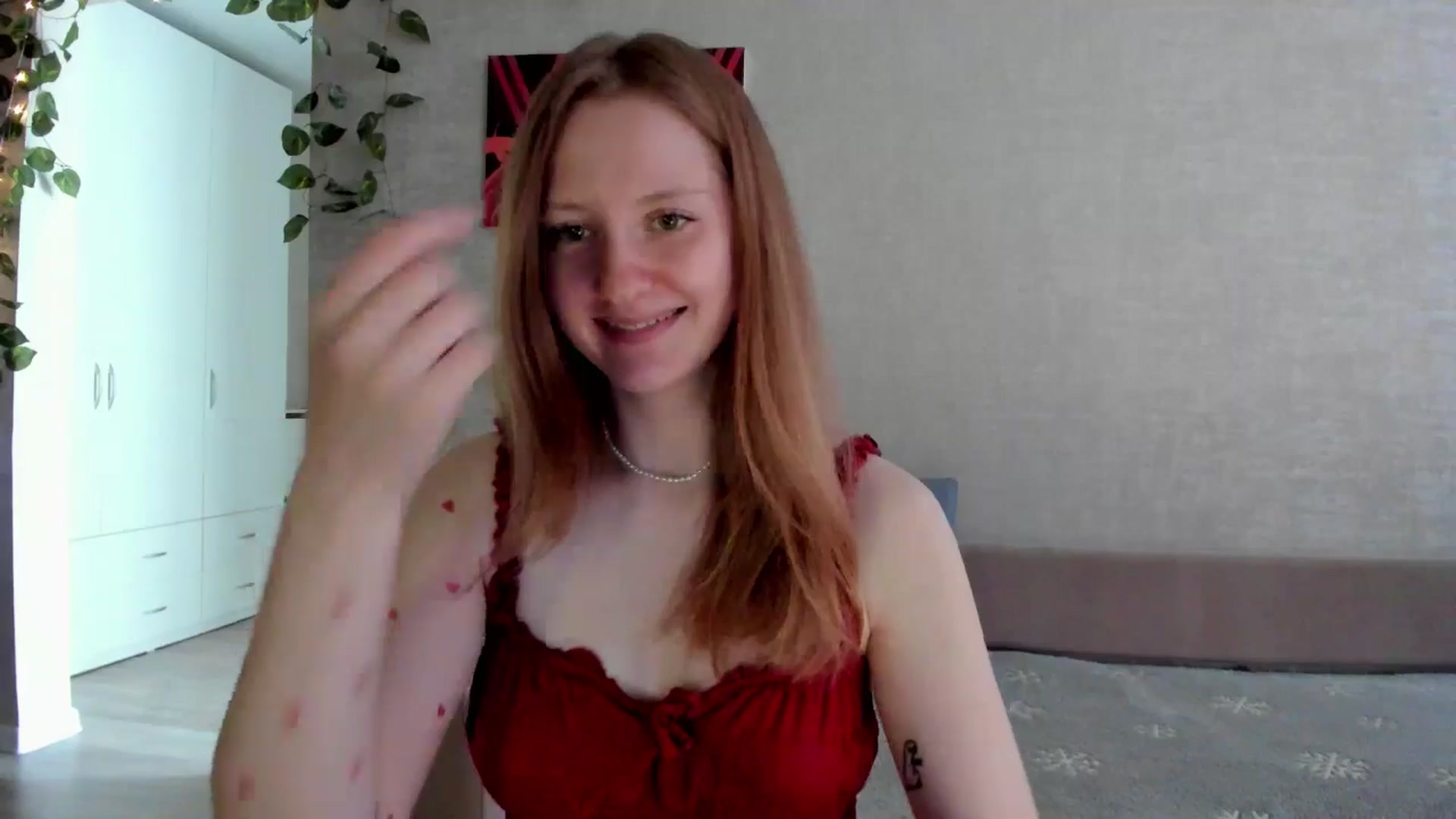 Gallery image thumbnail from girlyAlicey's myfreecams stream on, 08/10/2025, 05:36 image 9 of 20