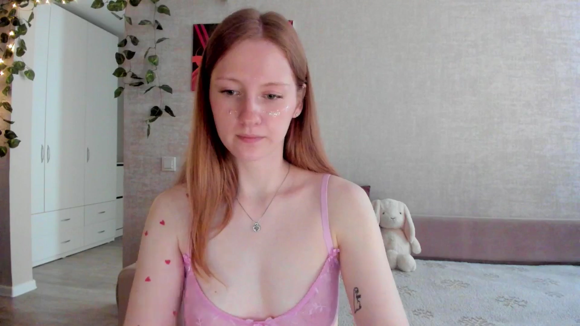 Gallery image thumbnail from girlyAlicey's myfreecams stream on, 08/16/2025, 04:23 image 4 of 20