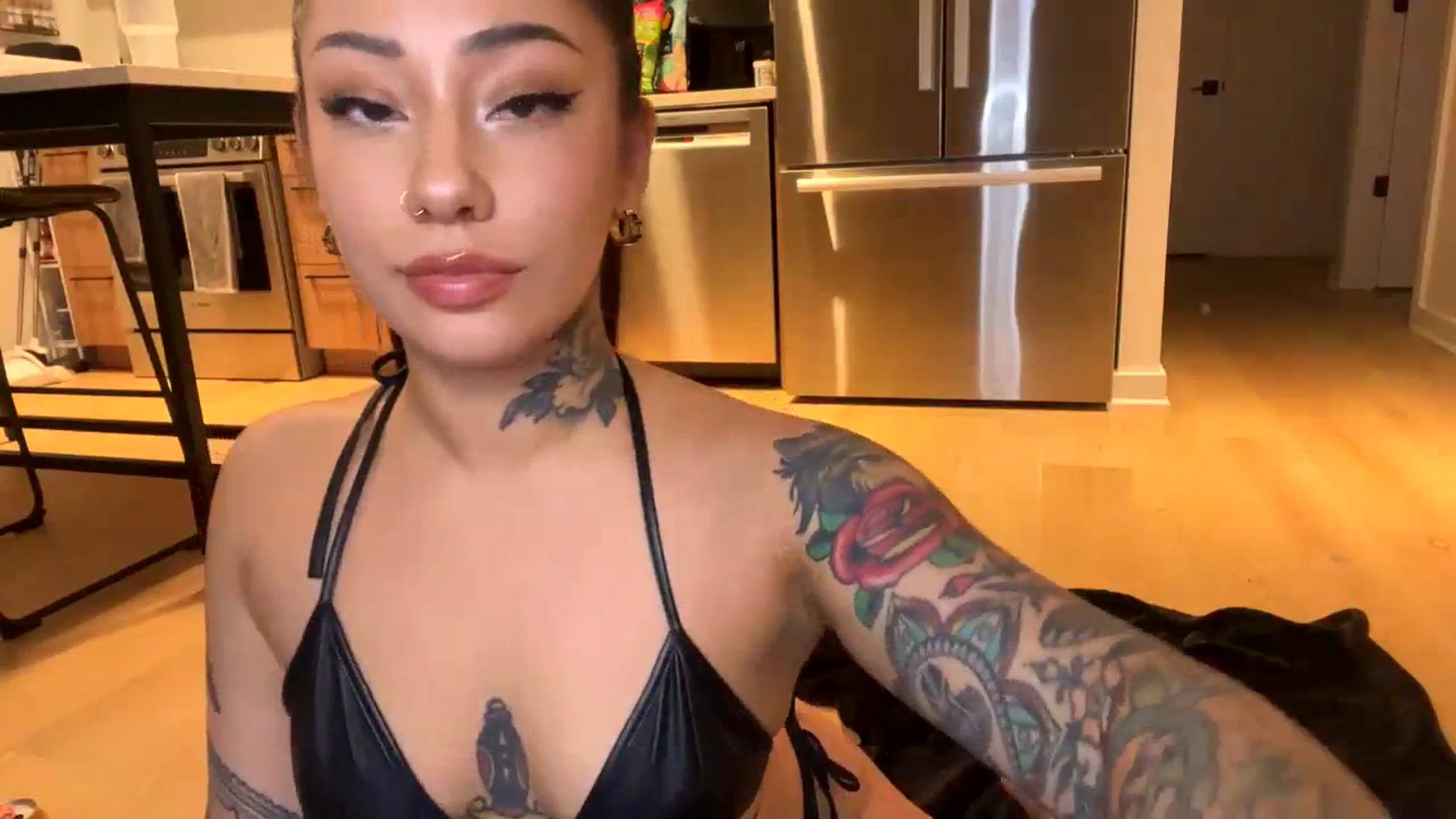 Gallery image thumbnail from givemesushi's myfreecams stream on, 01/05/2024, 02:02 image 2 of 20