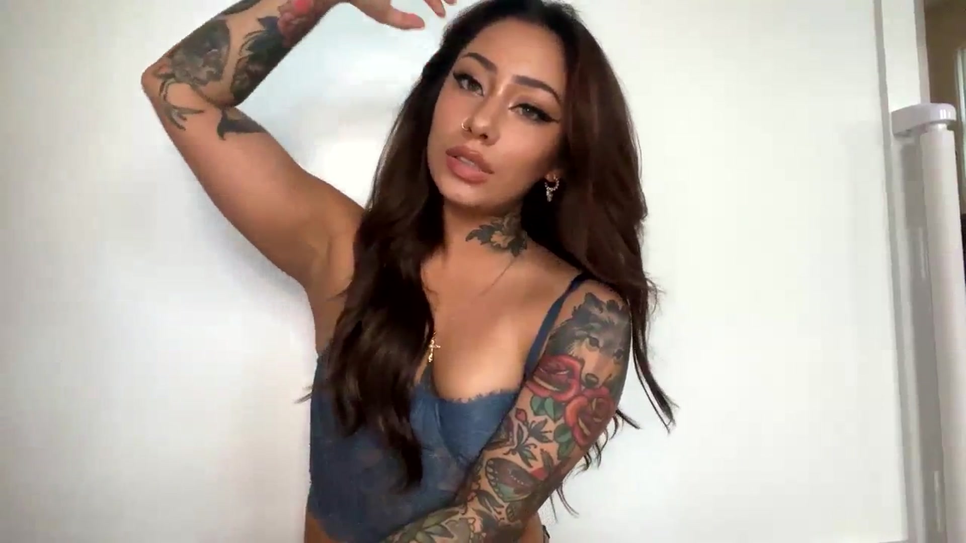 Gallery image thumbnail from givemesushi's myfreecams stream on, 04/08/2024, 23:30 image 7 of 20