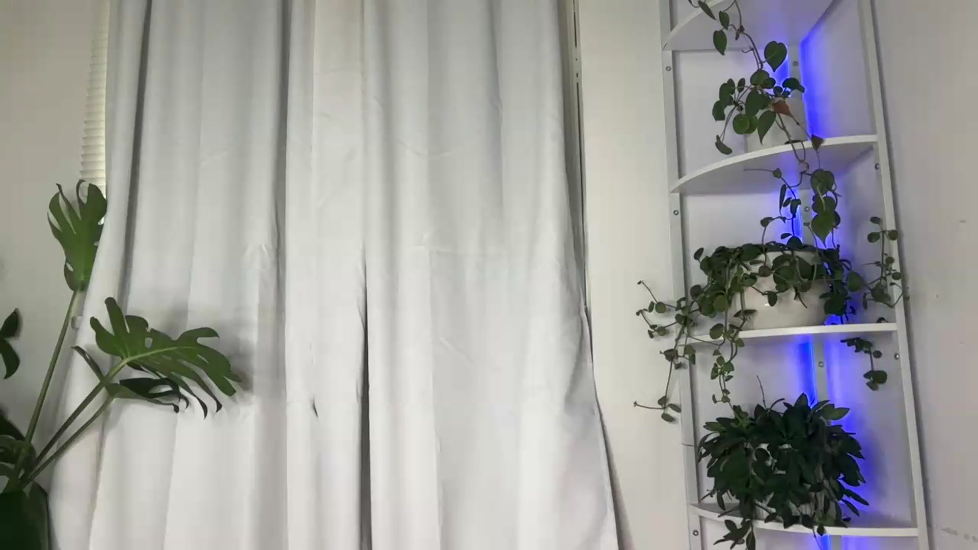 Gallery image thumbnail from goblingoddess's myfreecams stream on, 07/19/2026, 15:41 image 10 of 20
