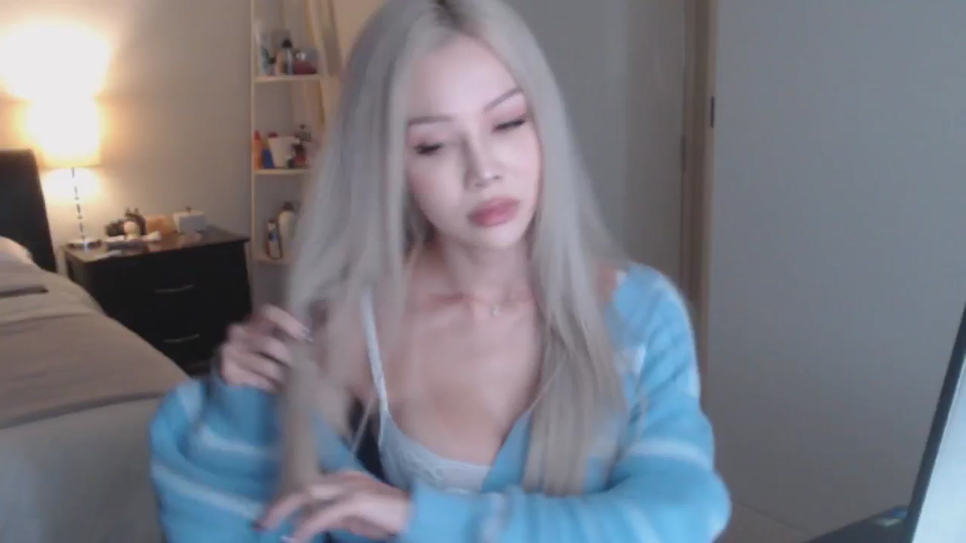 Gallery image thumbnail from goddessK1RA's myfreecams stream on, 10/26/2025, 06:55 image 17 of 20