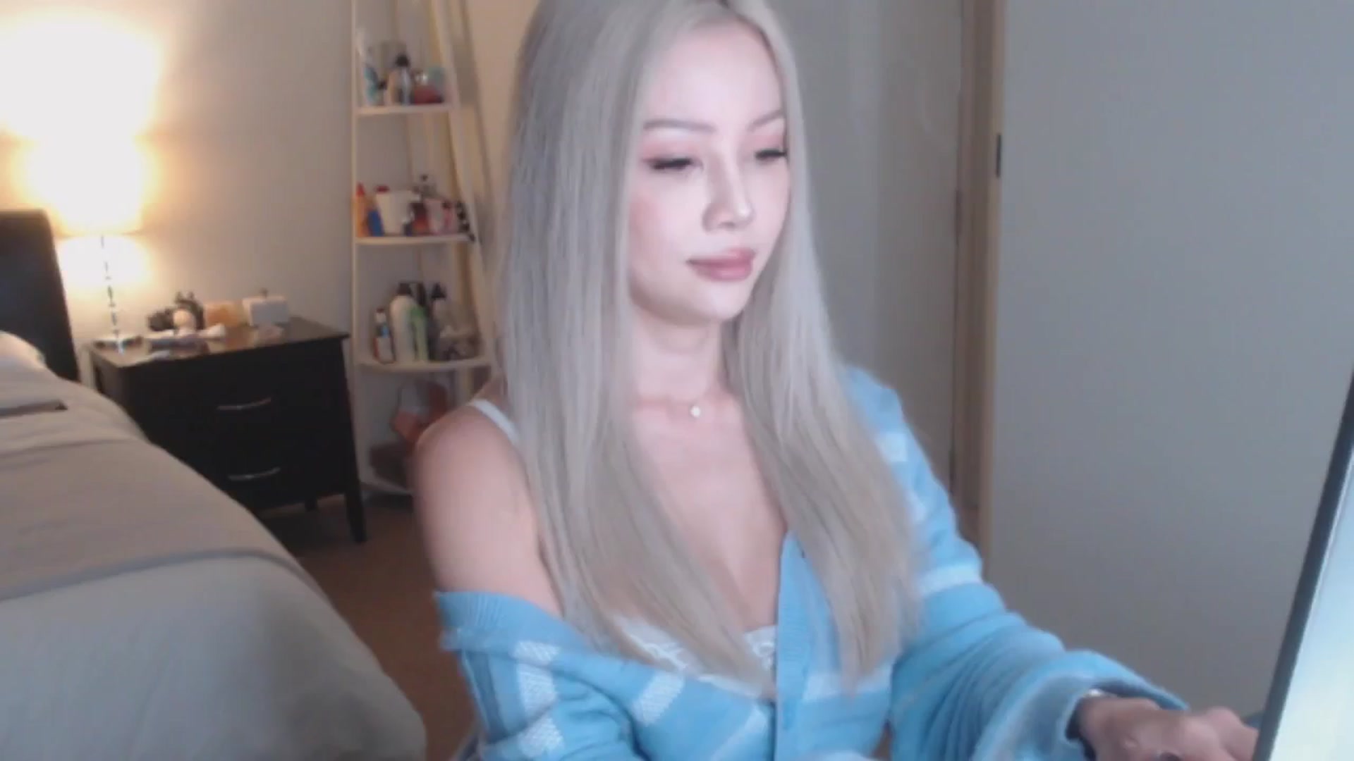Gallery image thumbnail from goddessK1RA's myfreecams stream on, 10/26/2025, 06:55 image 18 of 20