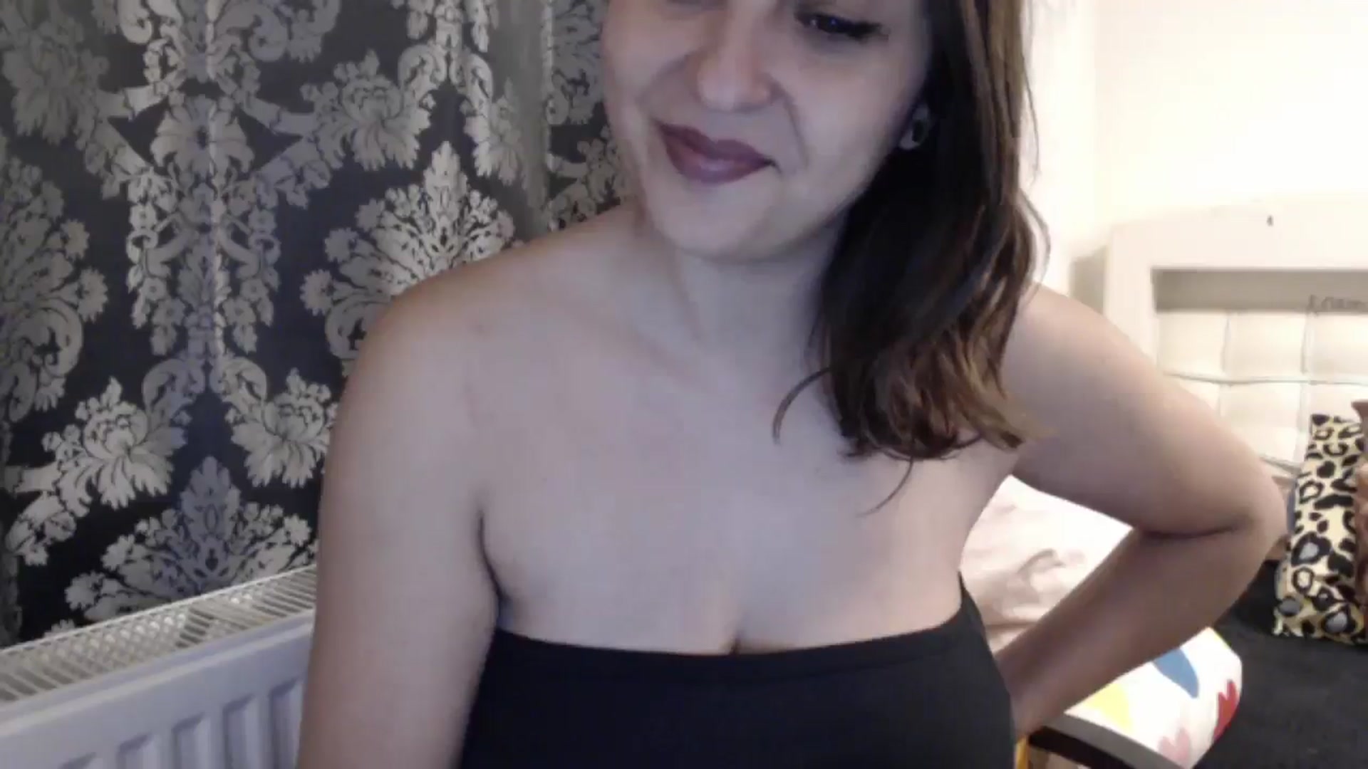 Gallery image thumbnail from goddessMMM's myfreecams stream on, 02/14/2025, 21:33 image 15 of 20