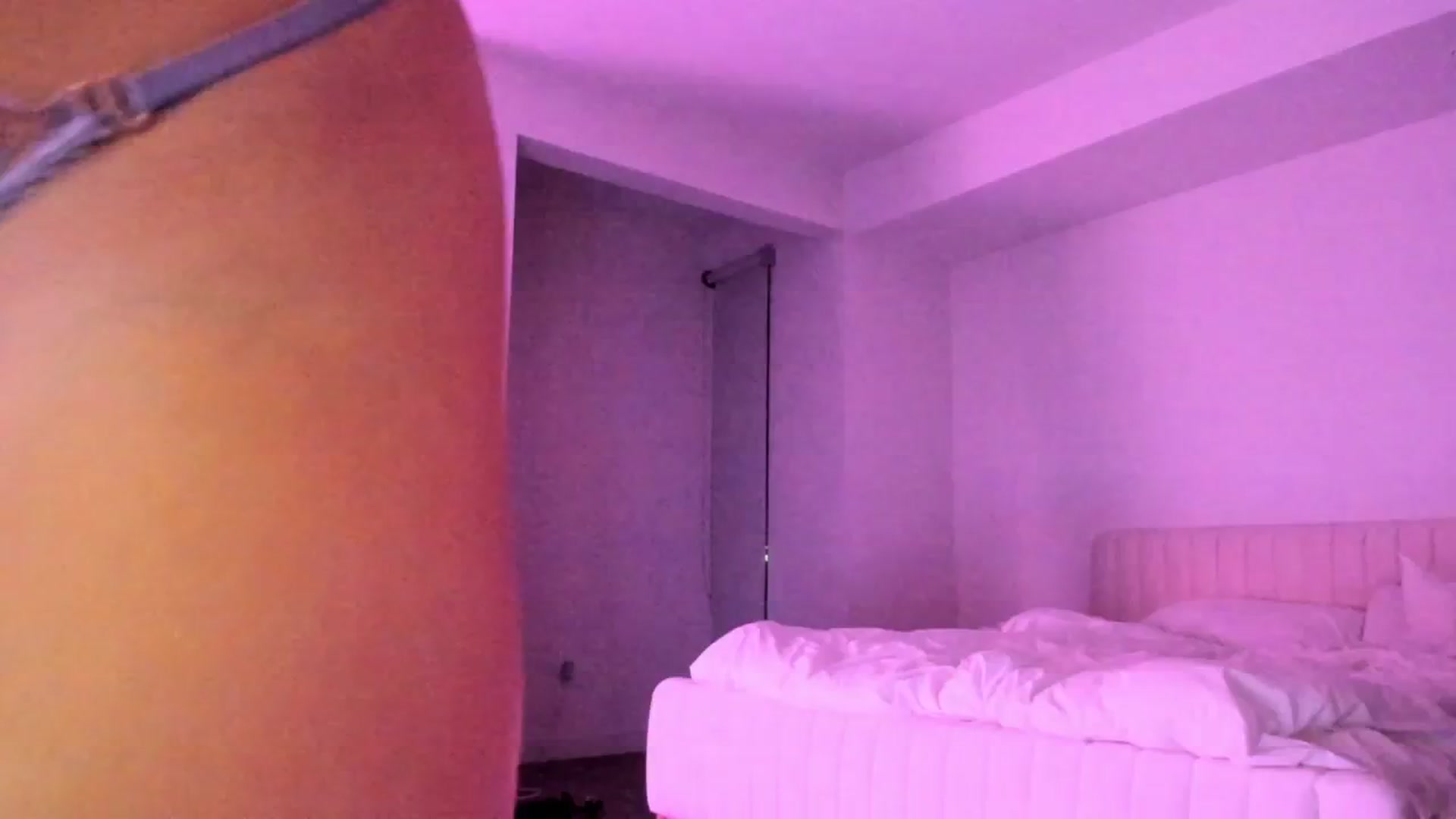 Gallery image thumbnail from goddessccleo's myfreecams stream on, 07/15/2024, 04:53 image 16 of 20