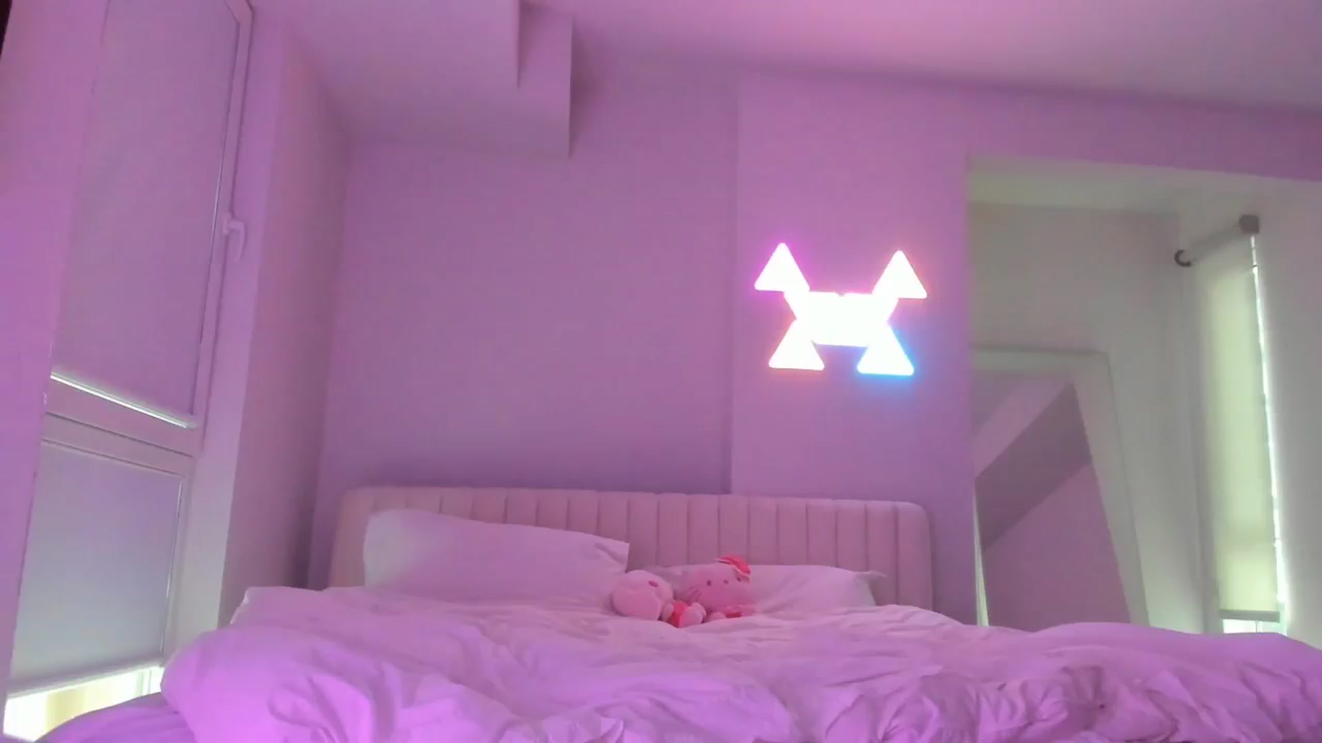 Gallery image thumbnail from goddessccleo's myfreecams stream on, 09/13/2024, 03:12 image 7 of 20