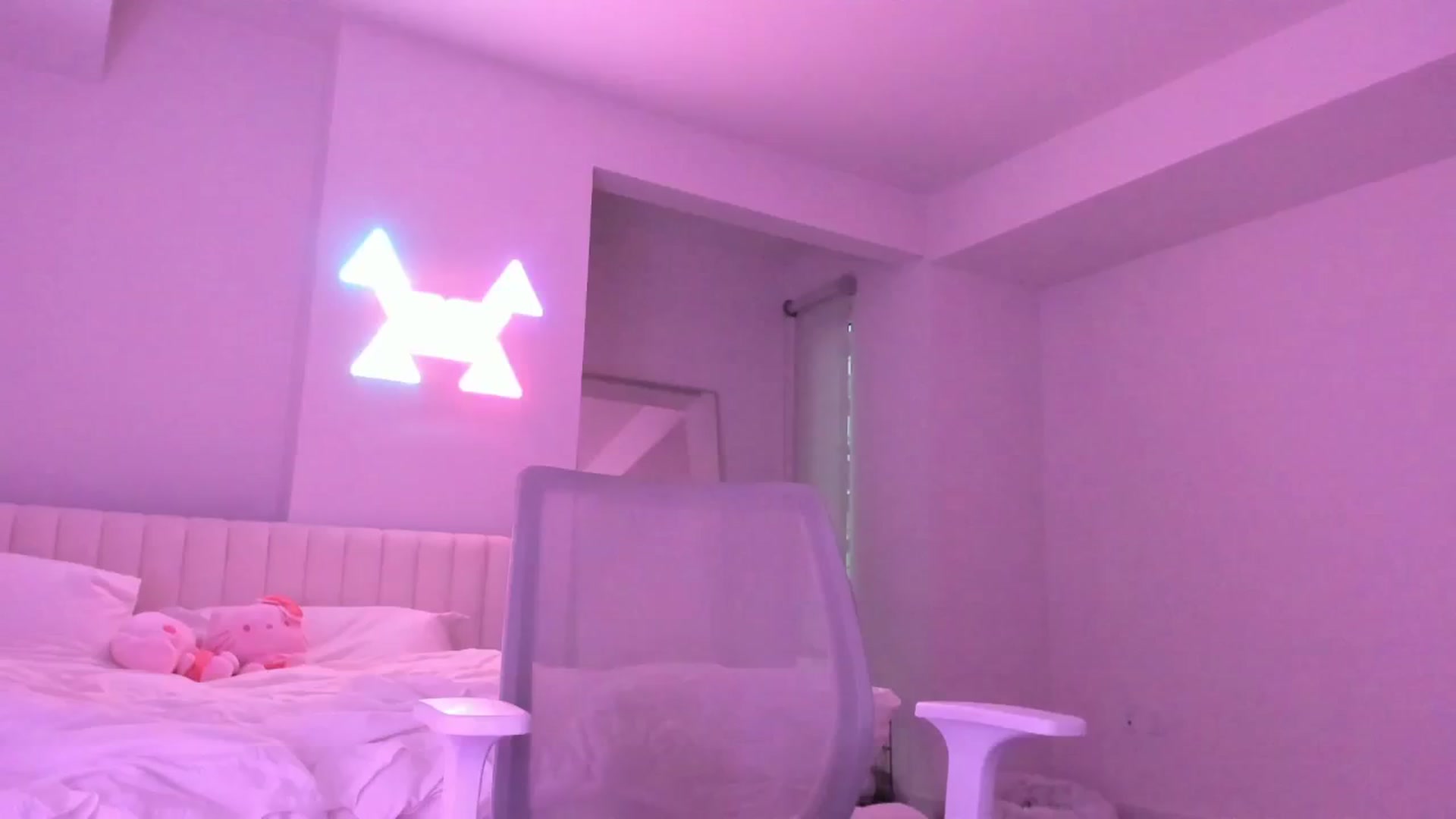 Gallery image thumbnail from goddessccleo's myfreecams stream on, 09/13/2024, 03:12 image 12 of 20