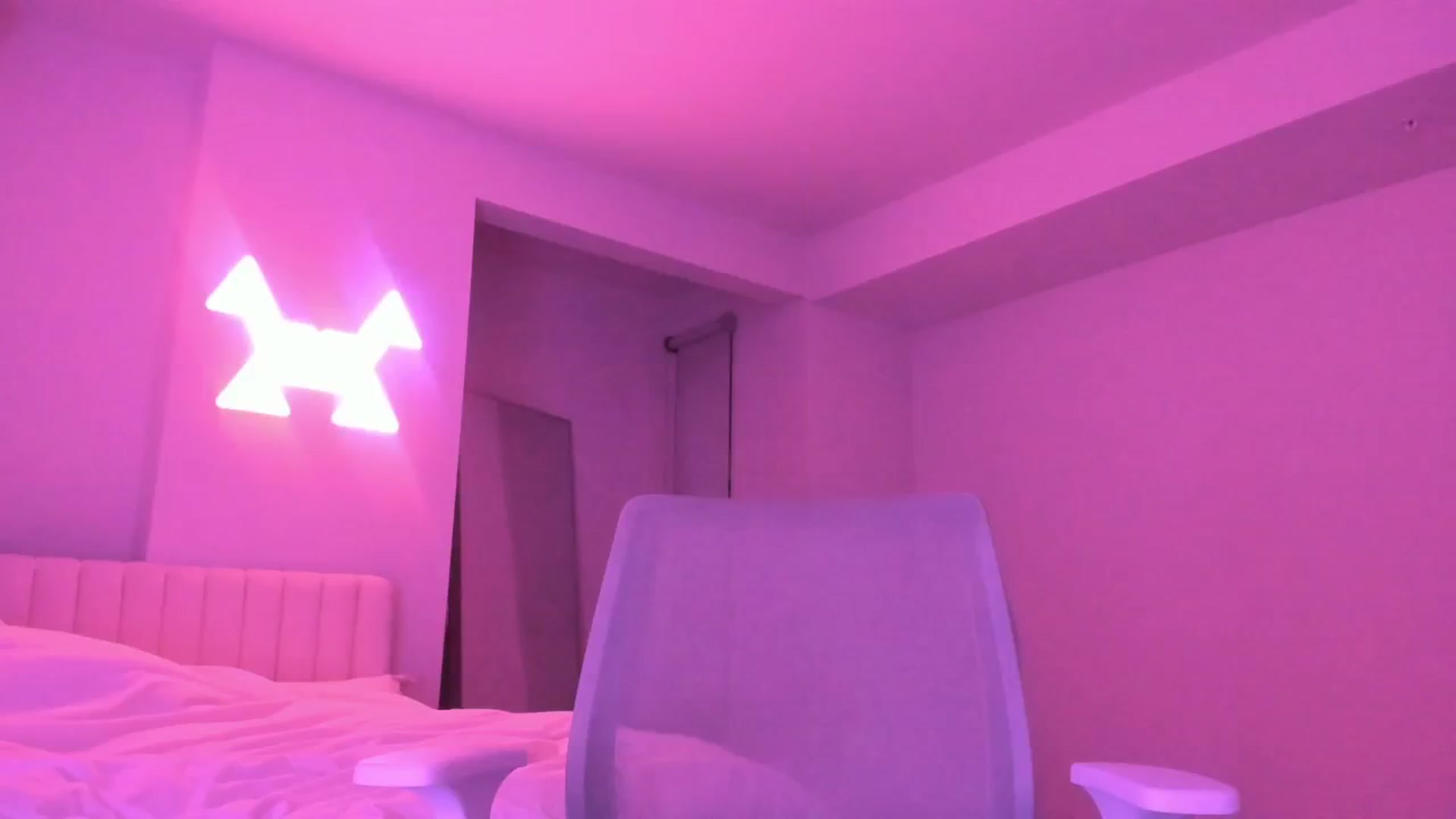 Gallery image thumbnail from goddessccleo's myfreecams stream on, 09/18/2024, 02:46 image 13 of 20