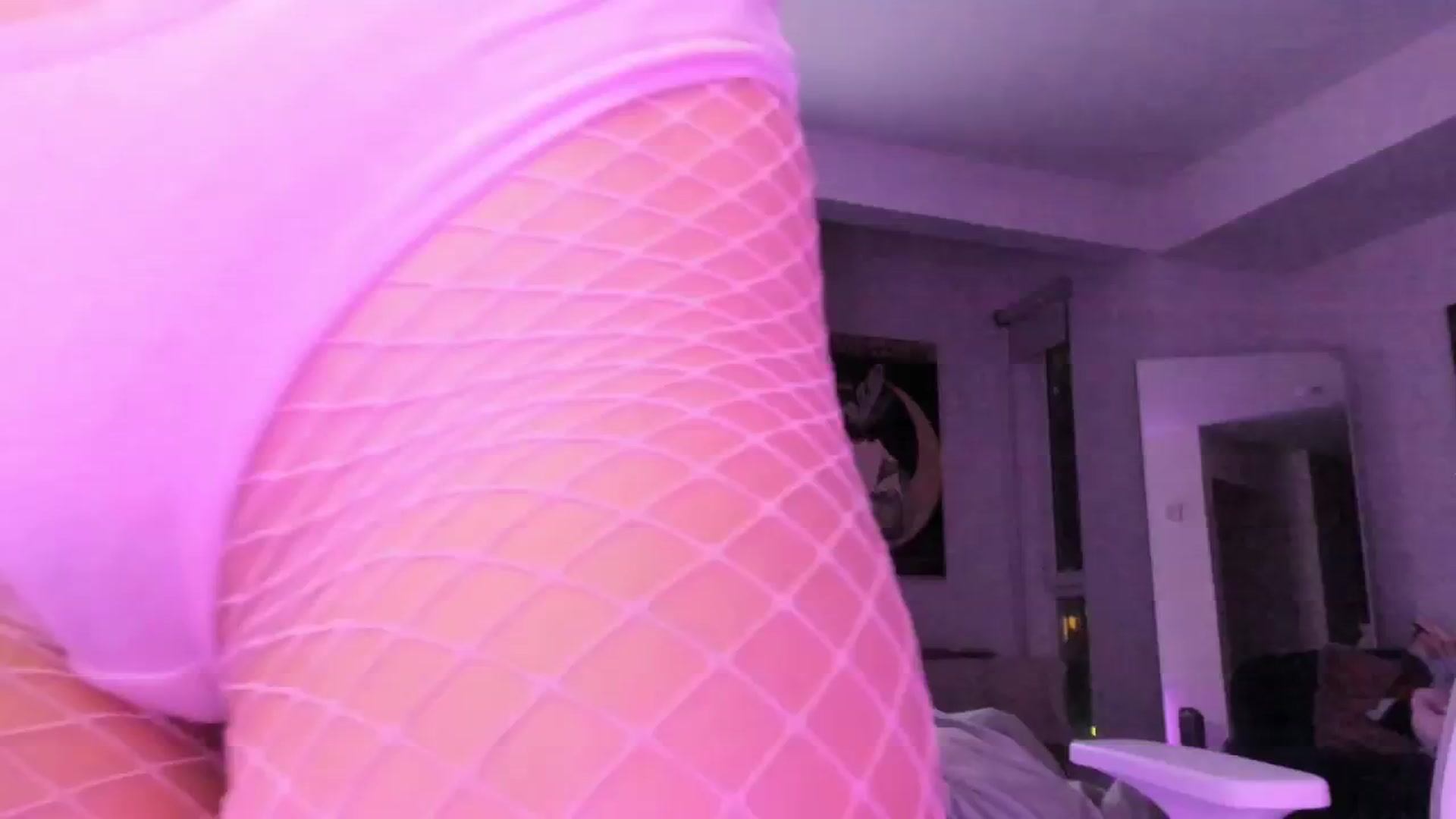 Gallery image thumbnail from goddessccleo's myfreecams stream on, 11/22/2024, 05:29 image 15 of 20