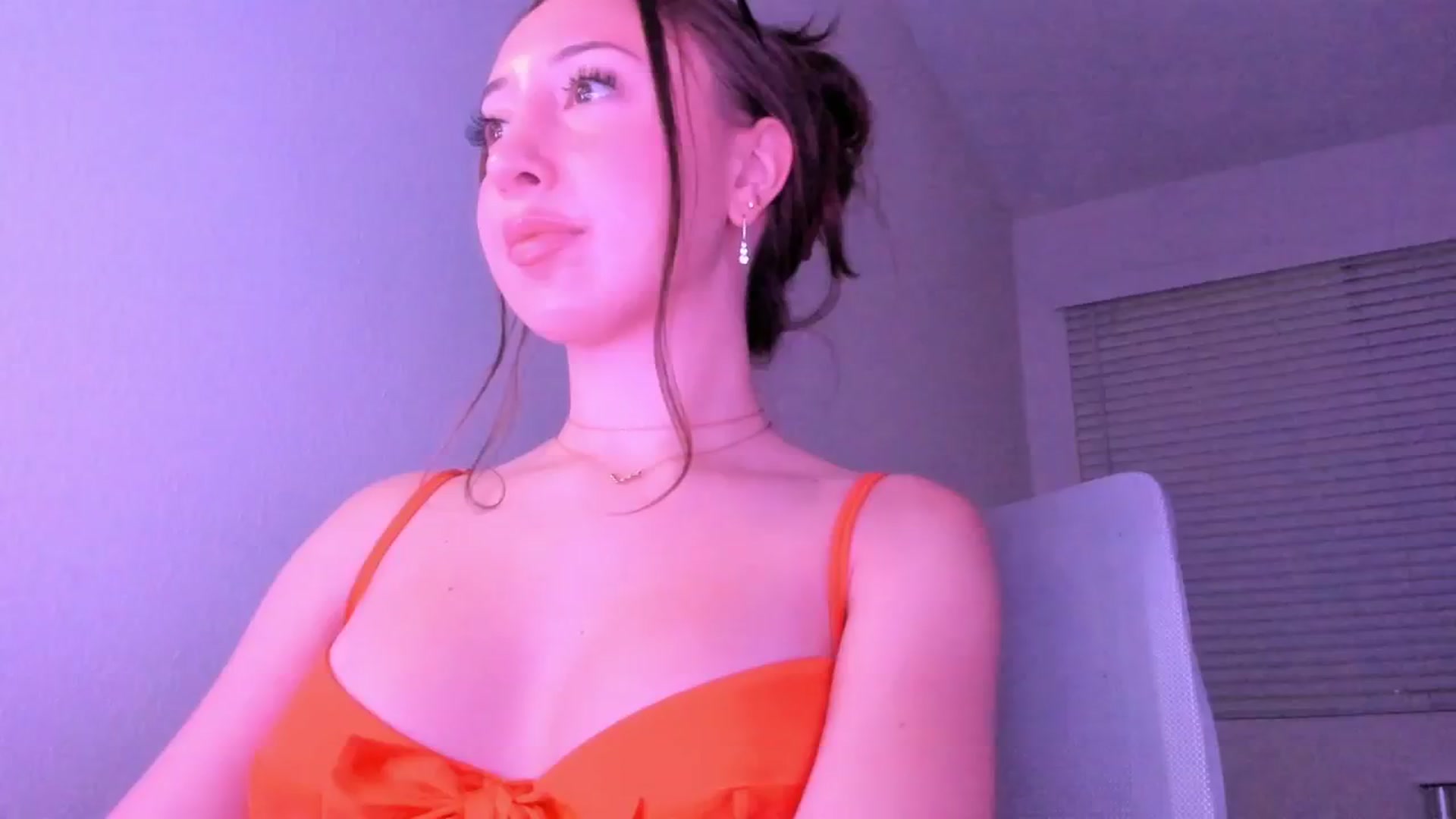 Gallery image thumbnail from goddessccleo's myfreecams stream on, 12/22/2024, 04:19 image 2 of 20
