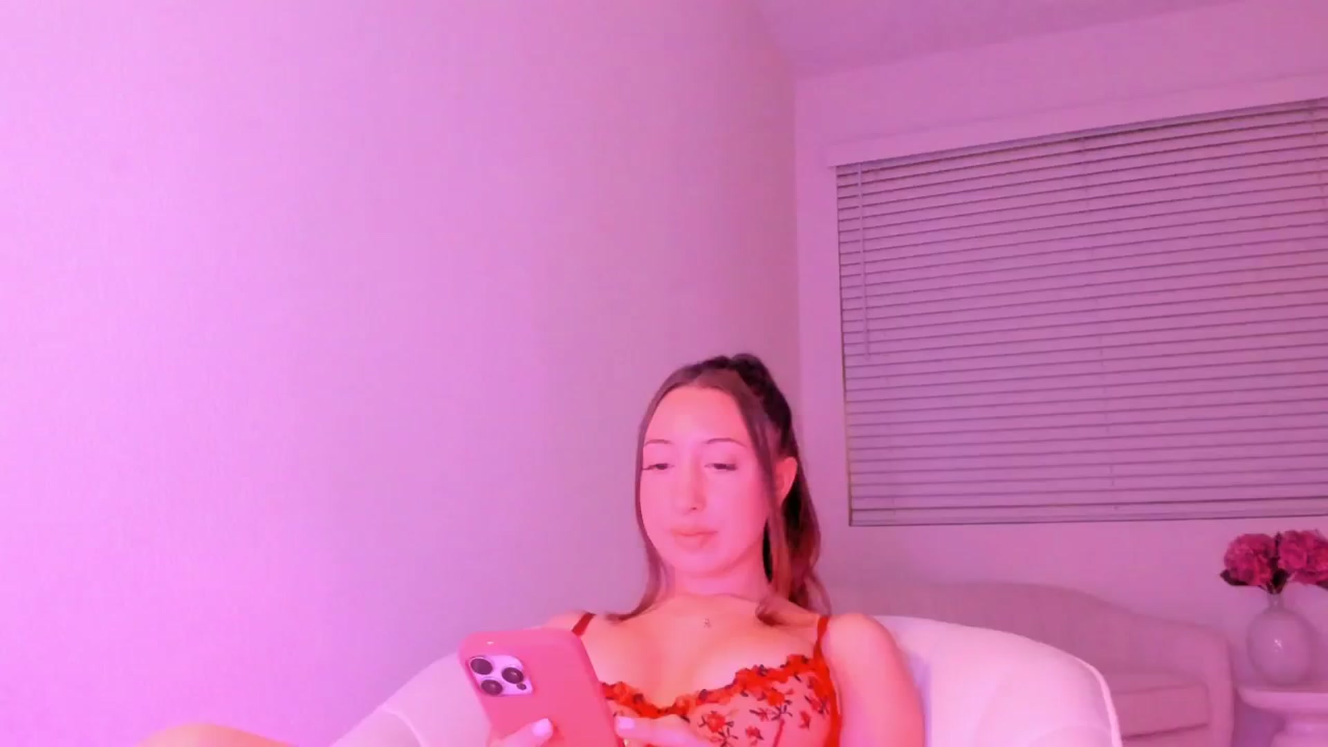 Gallery image thumbnail from goddessccleo's myfreecams stream on, 01/02/2025, 05:01 image 17 of 20