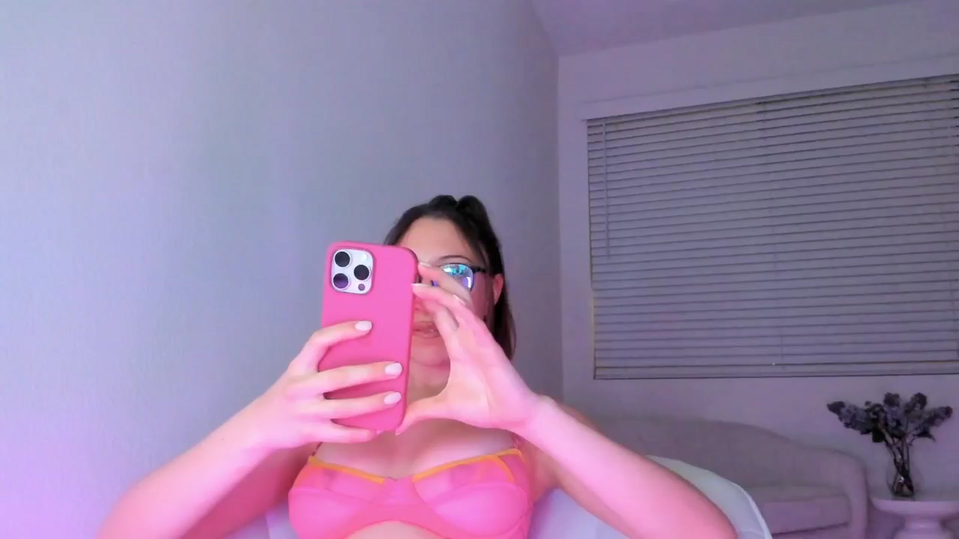 Gallery image thumbnail from goddessccleo's myfreecams stream on, 01/06/2025, 03:38 image 4 of 20