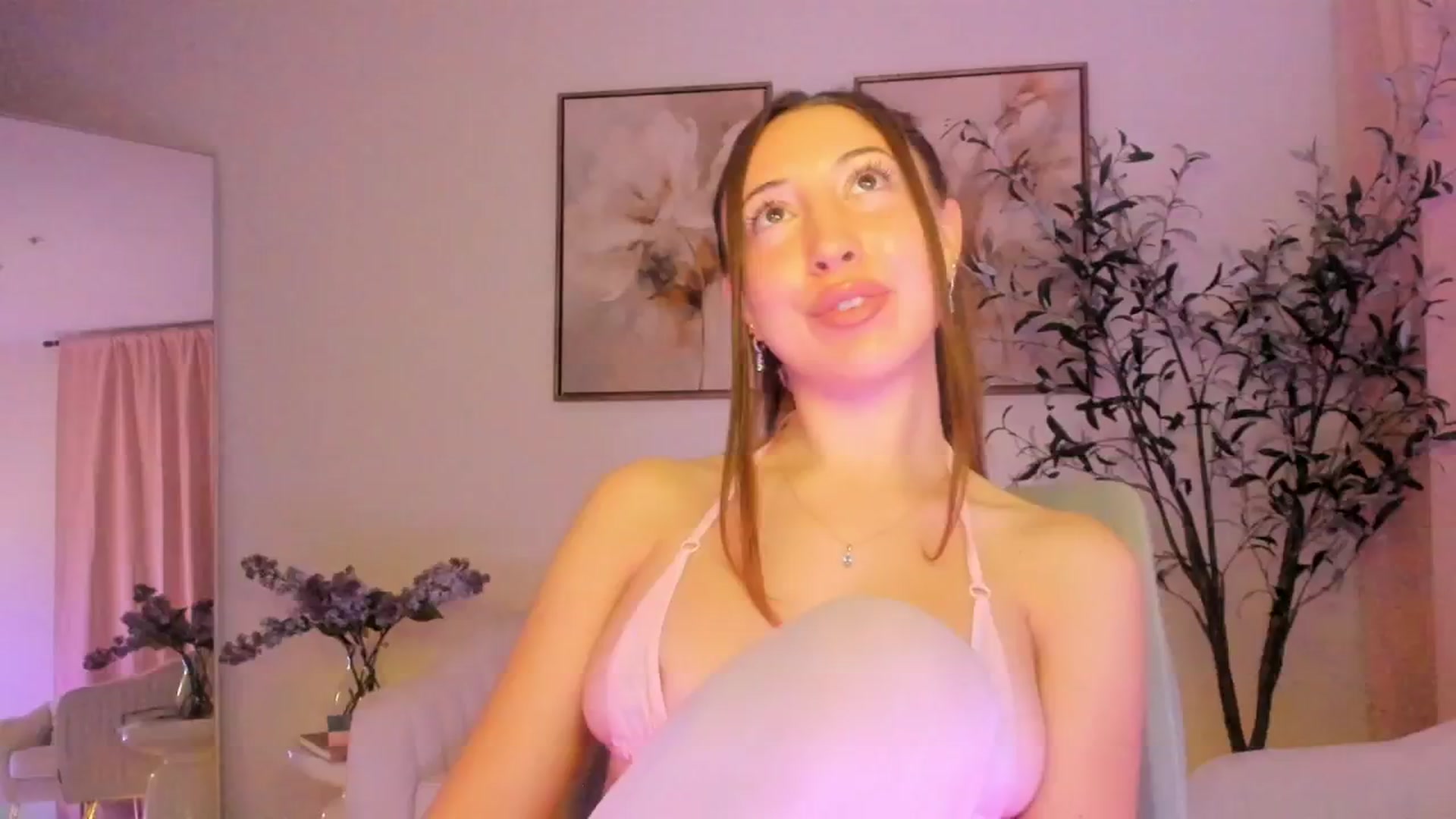 Gallery image thumbnail from goddessccleo's myfreecams stream on, 01/21/2025, 03:31 image 19 of 20