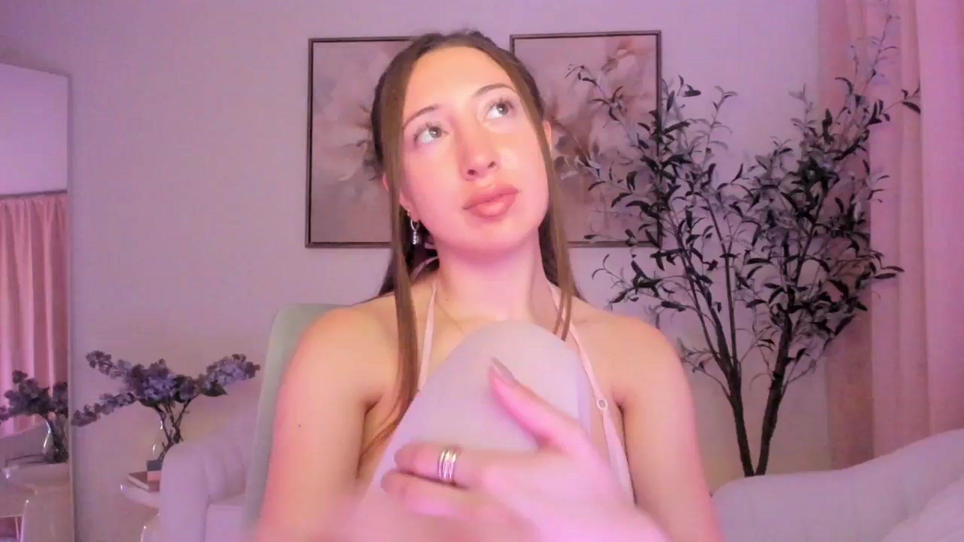 Gallery image thumbnail from goddessccleo's myfreecams stream on, 01/21/2025, 05:54 image 16 of 20