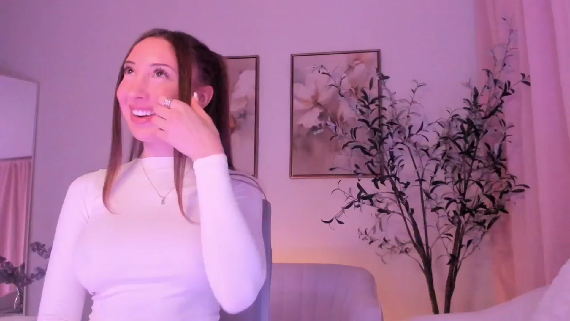 Gallery image thumbnail from goddessccleo's myfreecams stream on, 02/01/2025, 01:57 image 6 of 20