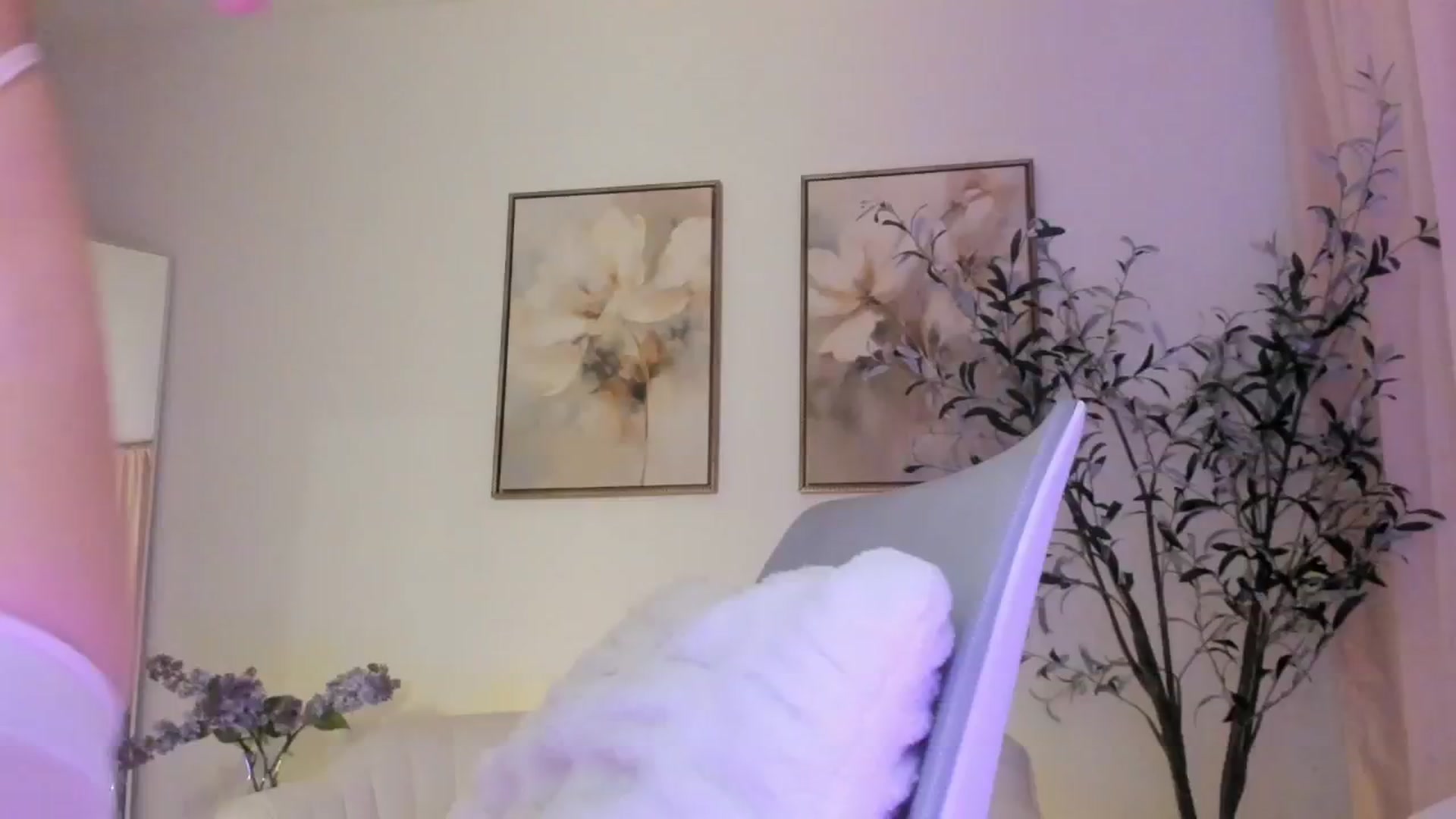 Gallery image thumbnail from goddessccleo's myfreecams stream on, 02/19/2025, 02:56 image 16 of 20