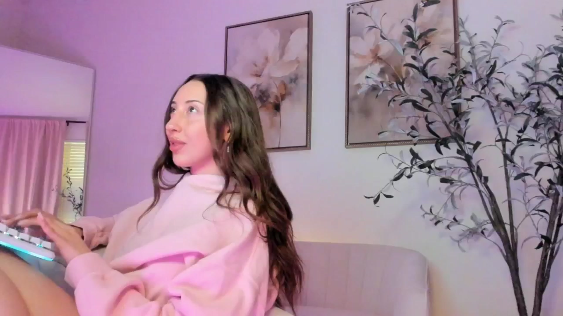Gallery image thumbnail from goddessccleo's myfreecams stream on, 03/12/2025, 20:20 image 20 of 20