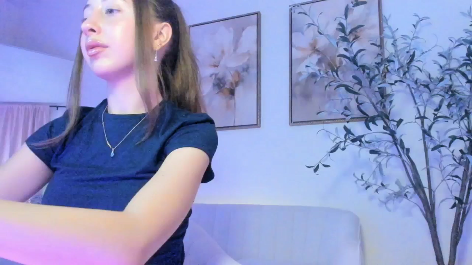Gallery image thumbnail from goddessccleo's myfreecams stream on, 03/13/2025, 18:43 image 13 of 20