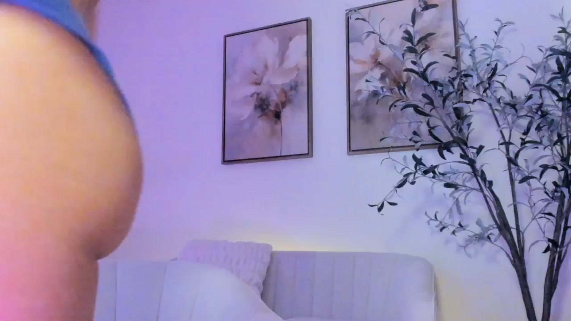 Gallery image thumbnail from goddessccleo's myfreecams stream on, 03/25/2025, 18:54 image 17 of 20