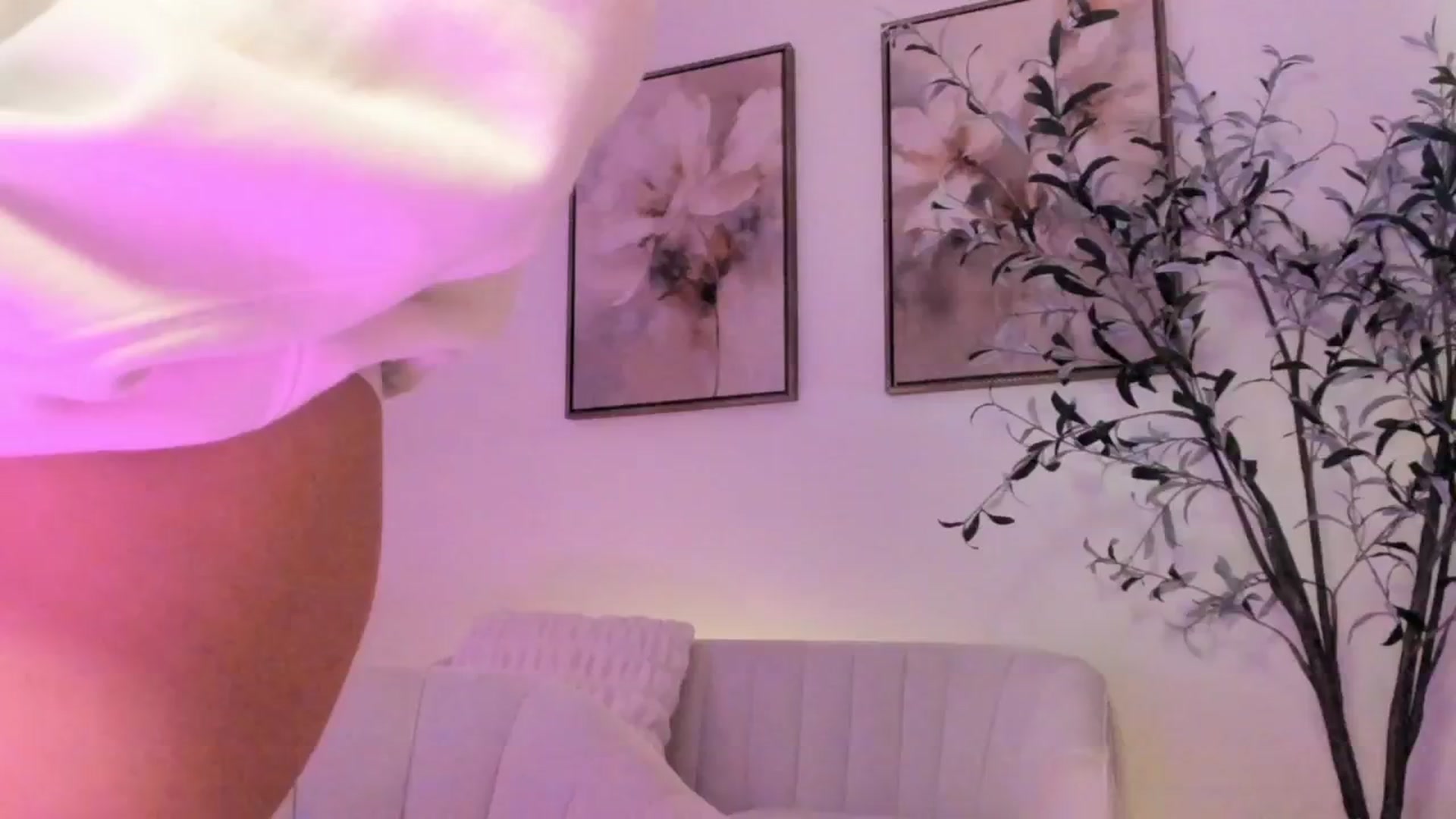Gallery image thumbnail from goddessccleo's myfreecams stream on, 03/27/2025, 19:18 image 12 of 20