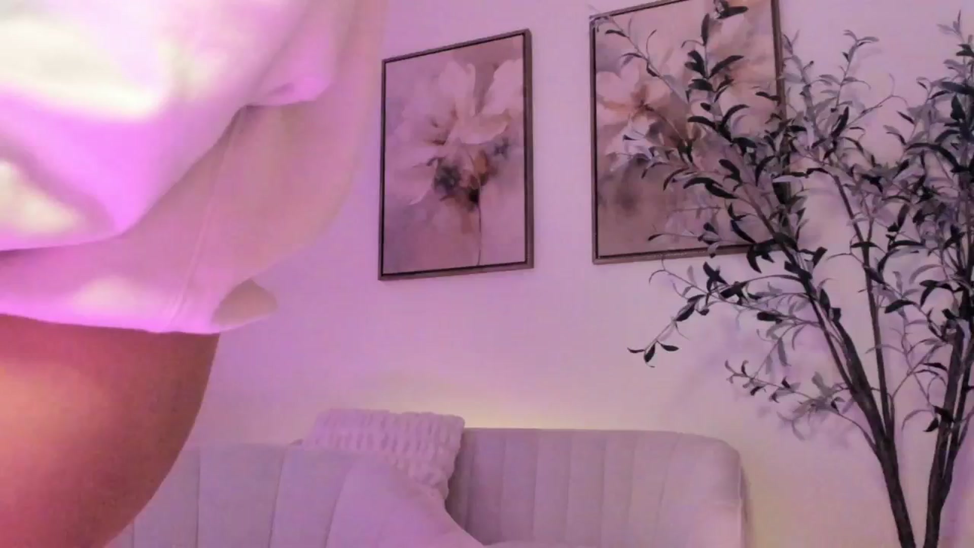 Gallery image thumbnail from goddessccleo's myfreecams stream on, 03/27/2025, 19:18 image 17 of 20