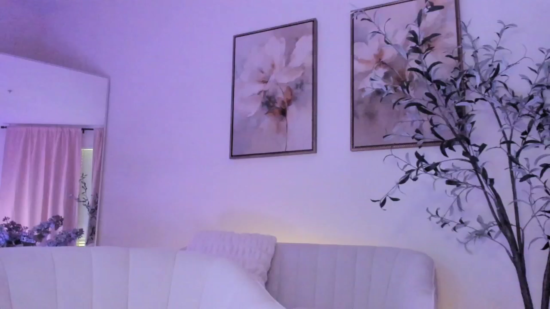 Gallery image thumbnail from goddessccleo's myfreecams stream on, 03/31/2025, 20:38 image 13 of 20