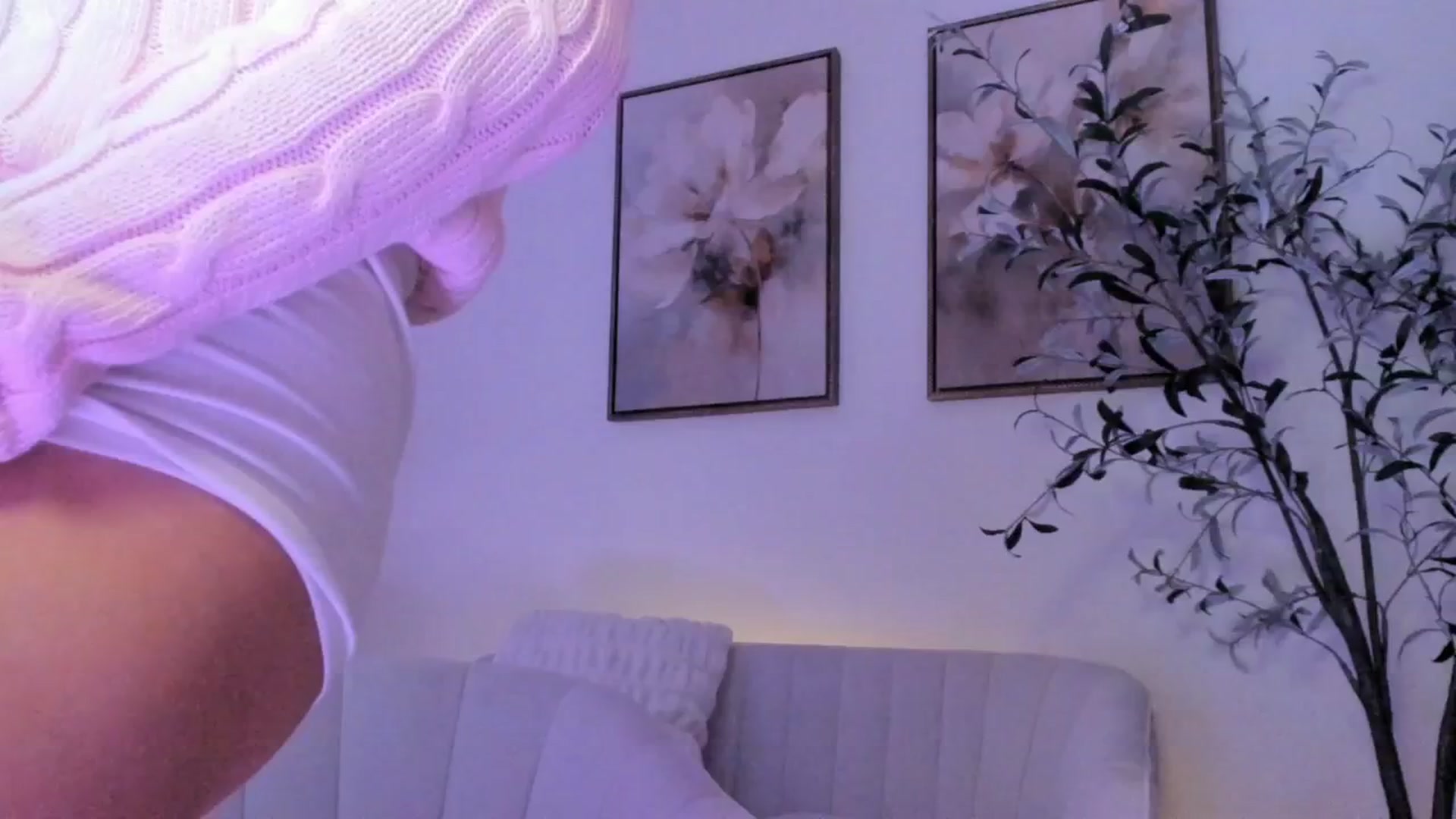 Gallery image thumbnail from goddessccleo's myfreecams stream on, 03/31/2025, 20:38 image 19 of 20