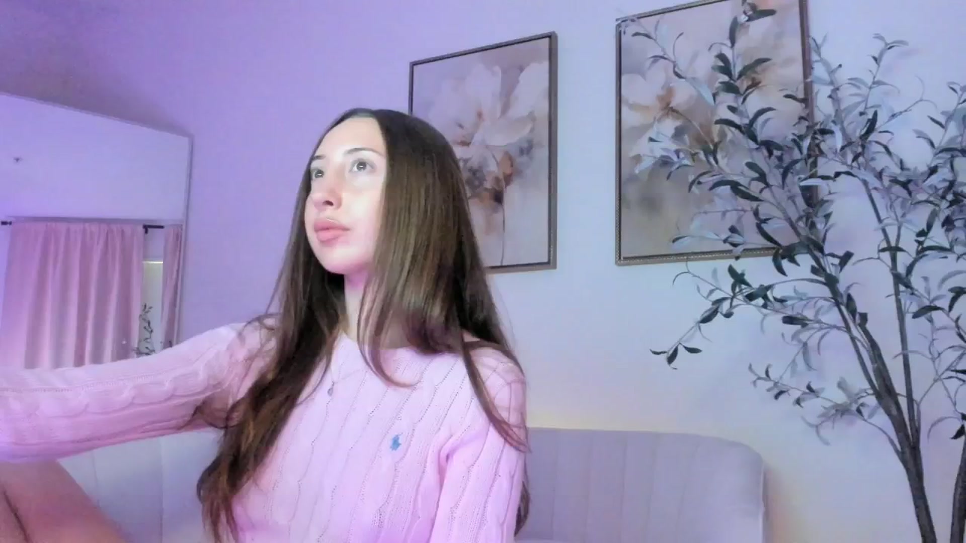 Gallery image thumbnail from goddessccleo's myfreecams stream on, 03/31/2025, 20:38 image 18 of 20