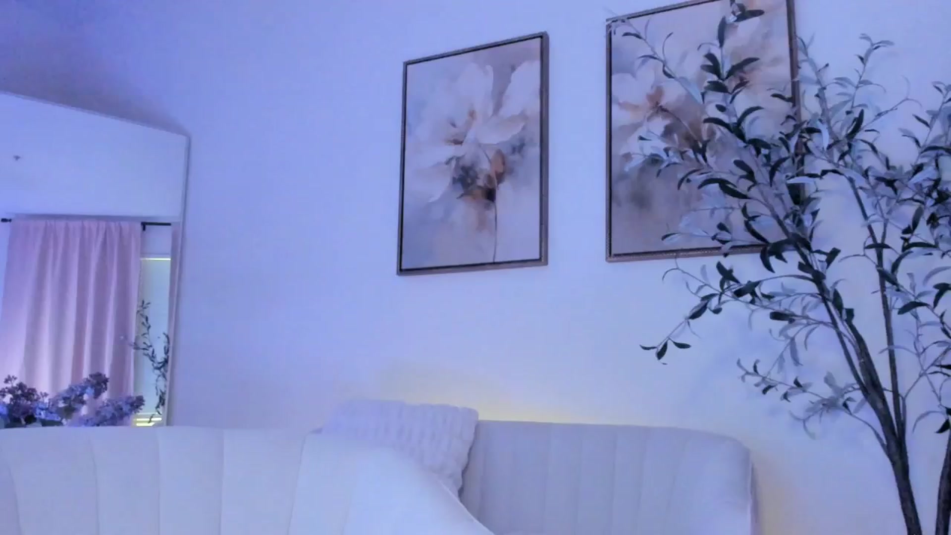 Gallery image thumbnail from goddessccleo's myfreecams stream on, 04/01/2025, 22:31 image 14 of 20