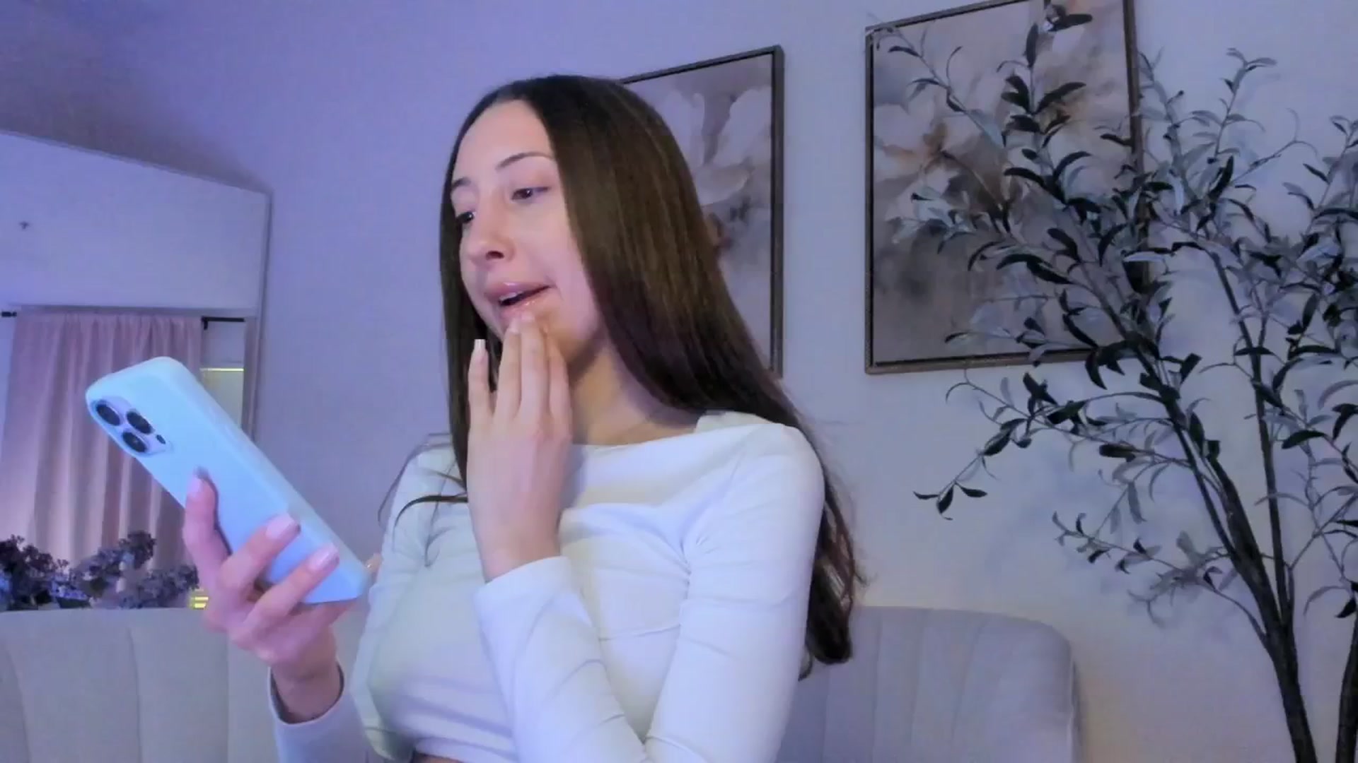Gallery image thumbnail from goddessccleo's myfreecams stream on, 04/01/2025, 22:31 image 16 of 20