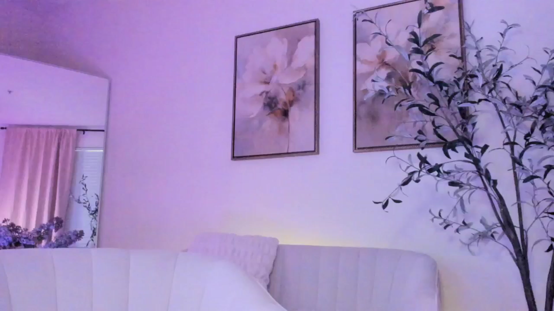 Gallery image thumbnail from goddessccleo's myfreecams stream on, 04/04/2025, 24:05 image 15 of 20