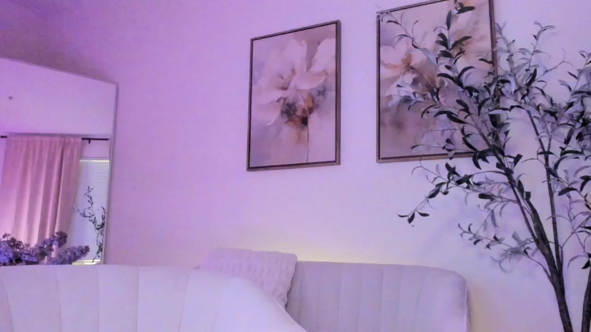 Gallery image thumbnail from goddessccleo's myfreecams stream on, 04/04/2025, 24:05 image 2 of 20