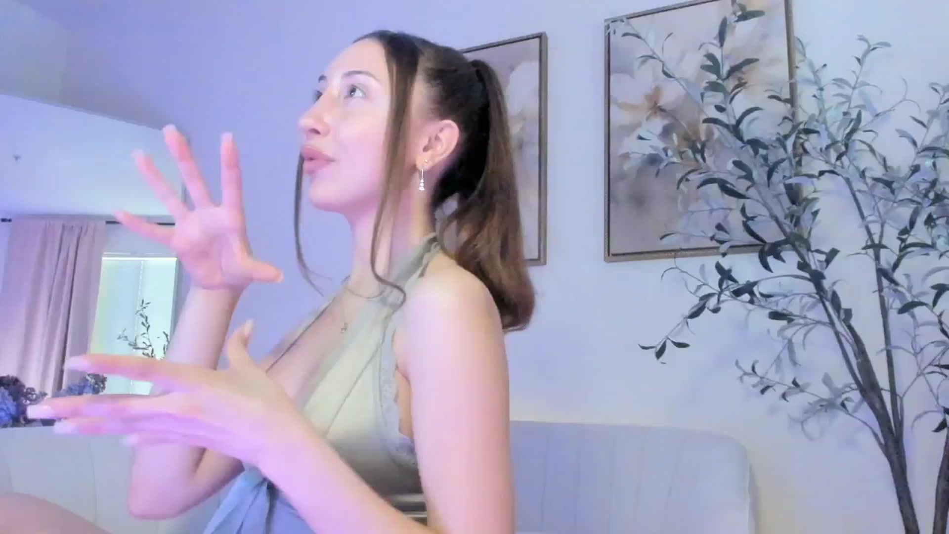 Gallery image thumbnail from goddessccleo's myfreecams stream on, 04/04/2025, 19:19 image 9 of 20