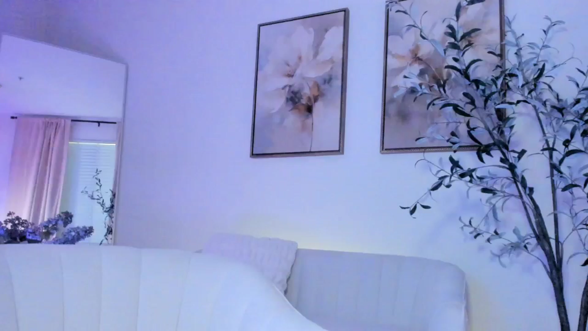 Gallery image thumbnail from goddessccleo's myfreecams stream on, 04/15/2025, 22:08 image 13 of 20