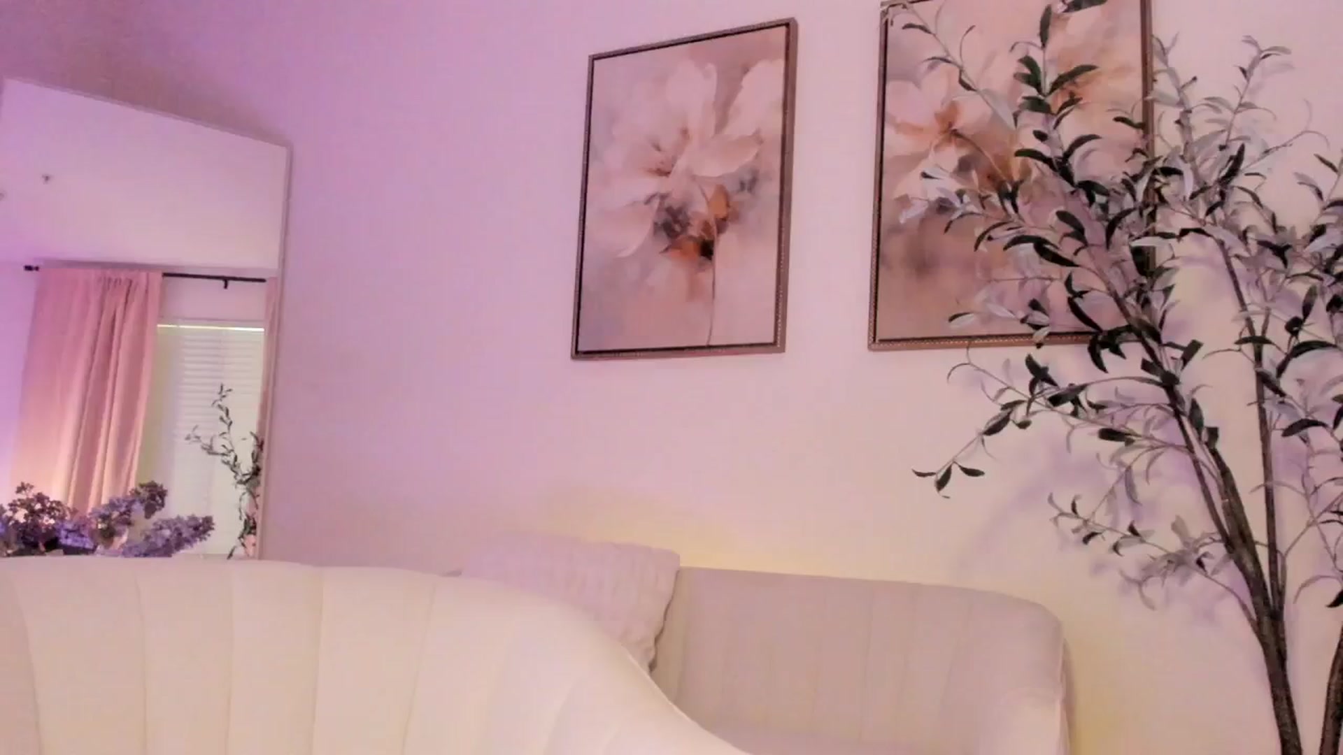 Gallery image thumbnail from goddessccleo's myfreecams stream on, 04/16/2025, 19:54 image 16 of 20