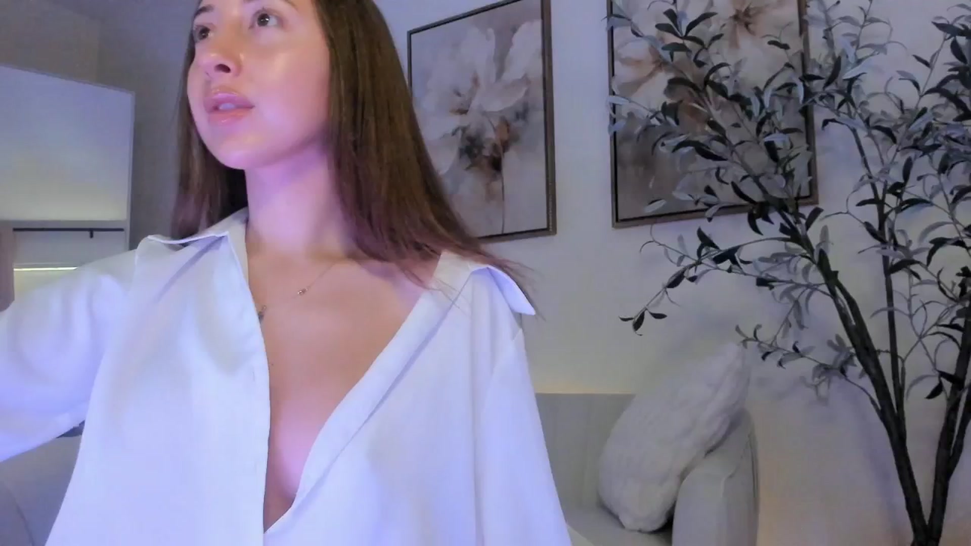 Gallery image thumbnail from goddessccleo's myfreecams stream on, 04/17/2025, 19:23 image 15 of 20