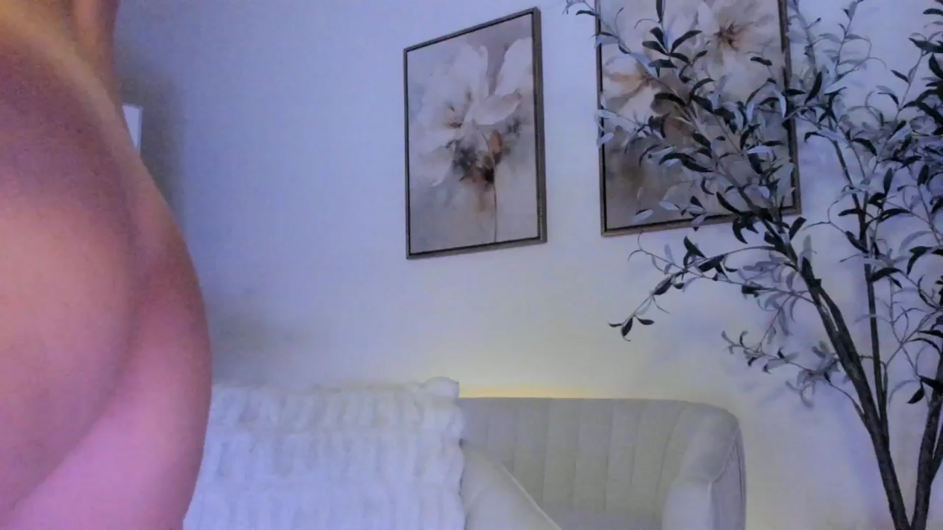 Gallery image thumbnail from goddessccleo's myfreecams stream on, 04/22/2025, 07:11 image 11 of 20