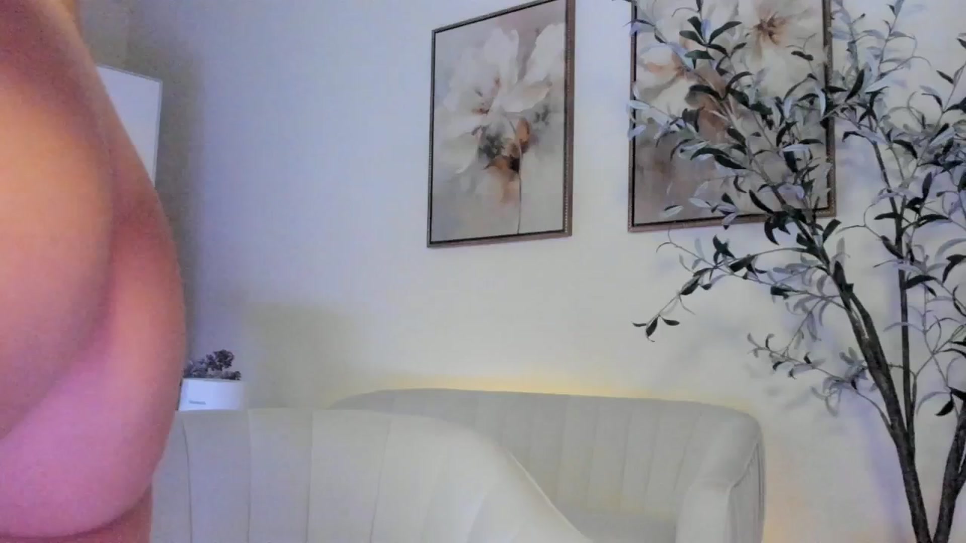 Gallery image thumbnail from goddessccleo's myfreecams stream on, 04/25/2025, 23:25 image 20 of 20