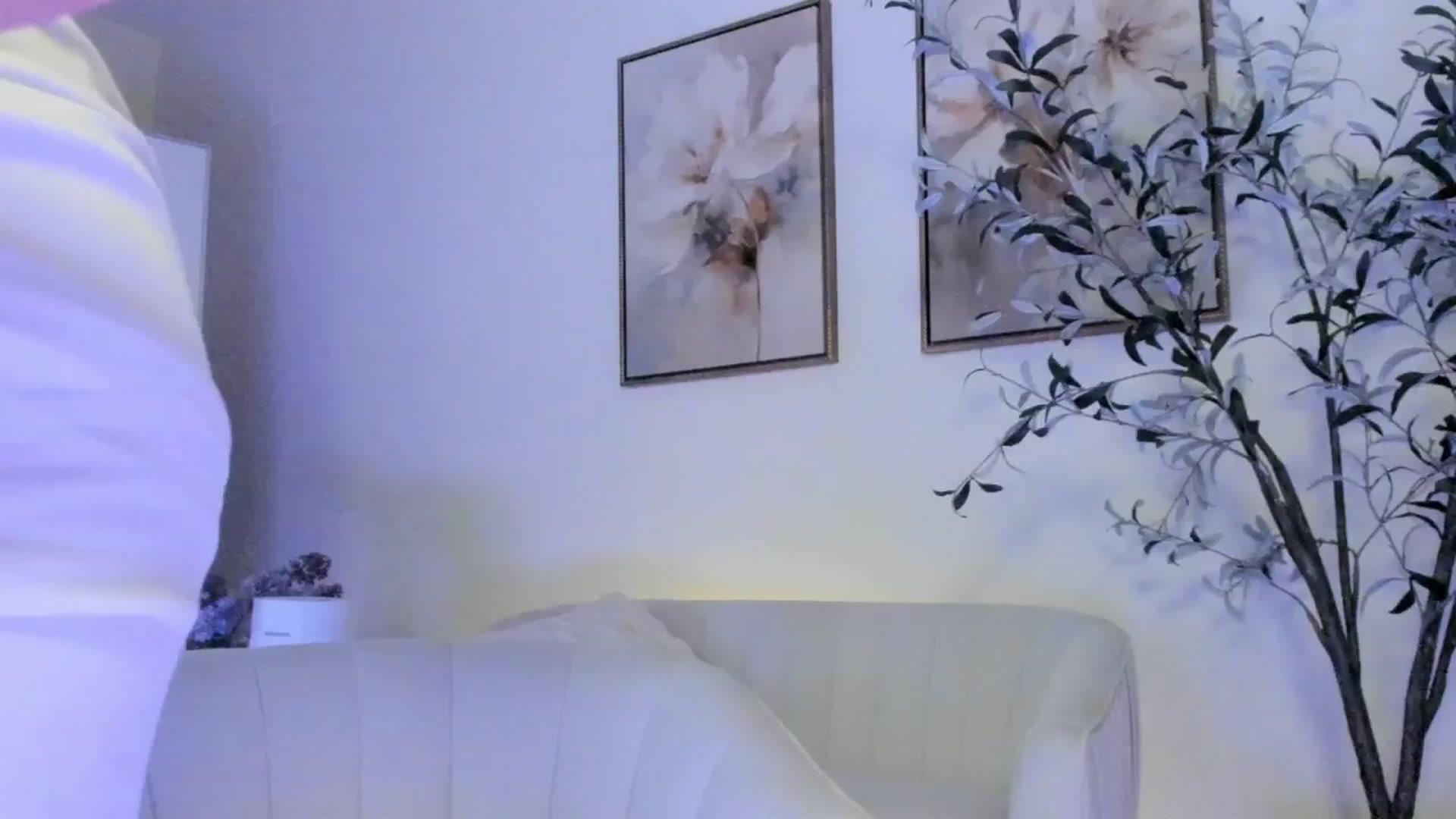 Gallery image thumbnail from goddessccleo's myfreecams stream on, 04/26/2025, 23:06 image 18 of 20