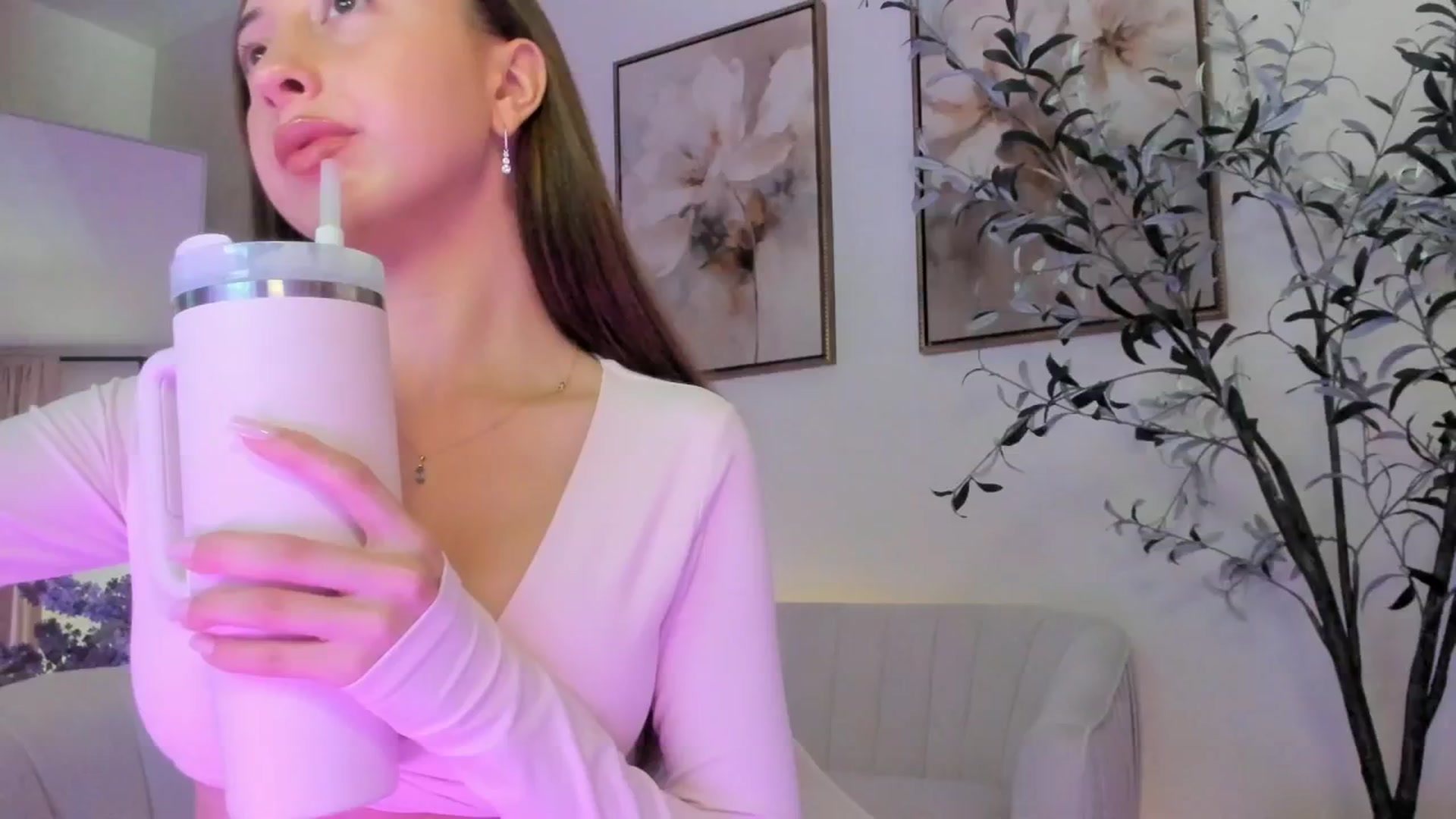 Gallery image thumbnail from goddessccleo's myfreecams stream on, 04/29/2025, 19:26 image 5 of 20
