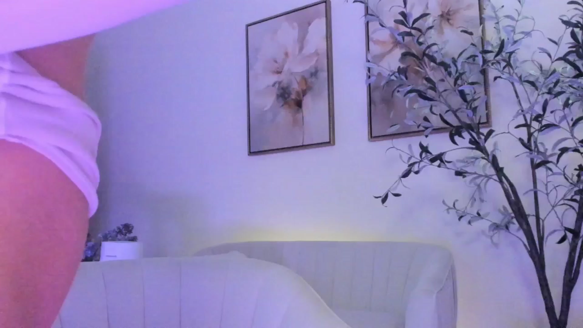 Gallery image thumbnail from goddessccleo's myfreecams stream on, 04/29/2025, 19:26 image 19 of 20