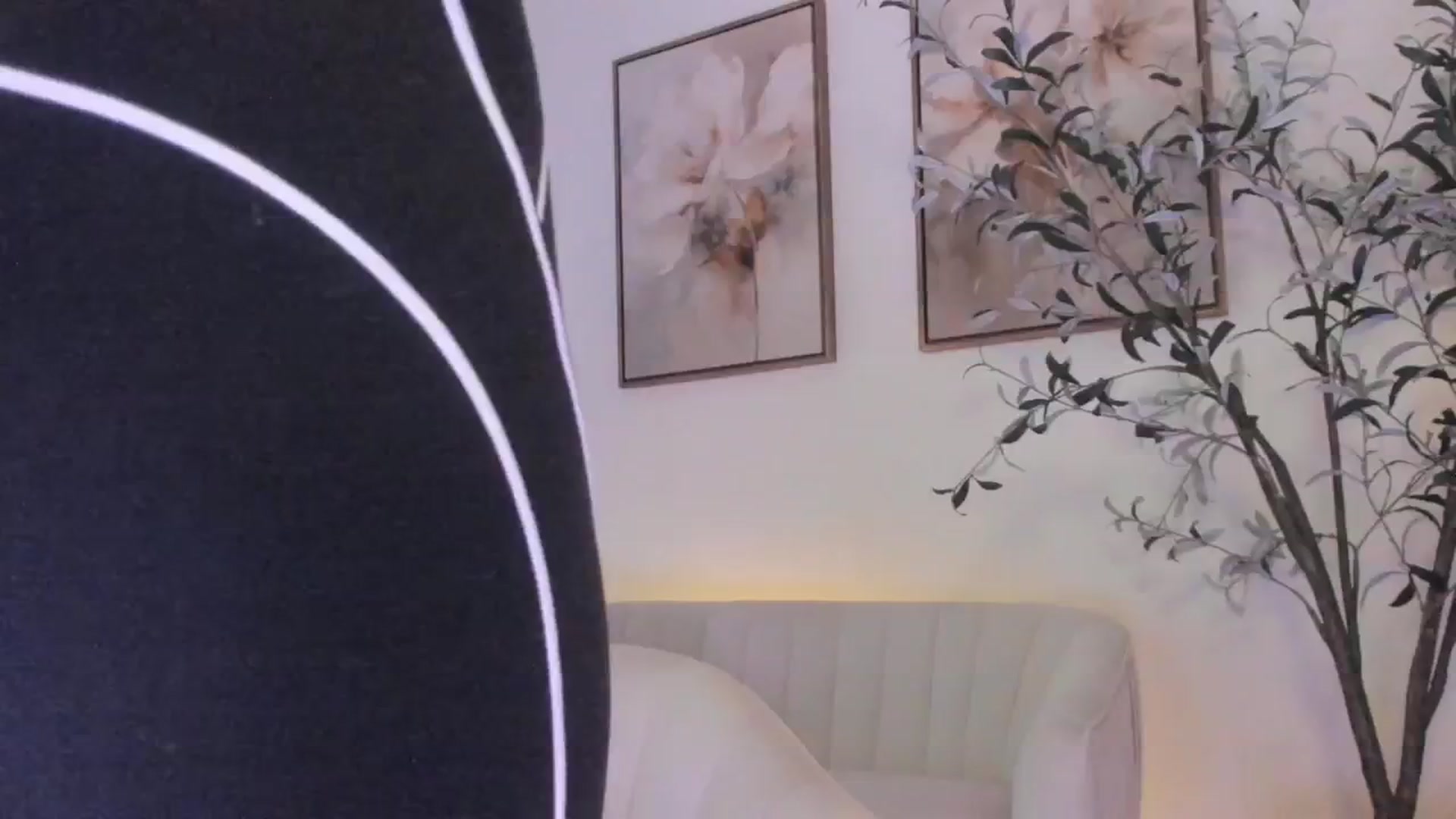 Gallery image thumbnail from goddessccleo's myfreecams stream on, 05/02/2025, 20:27 image 4 of 20